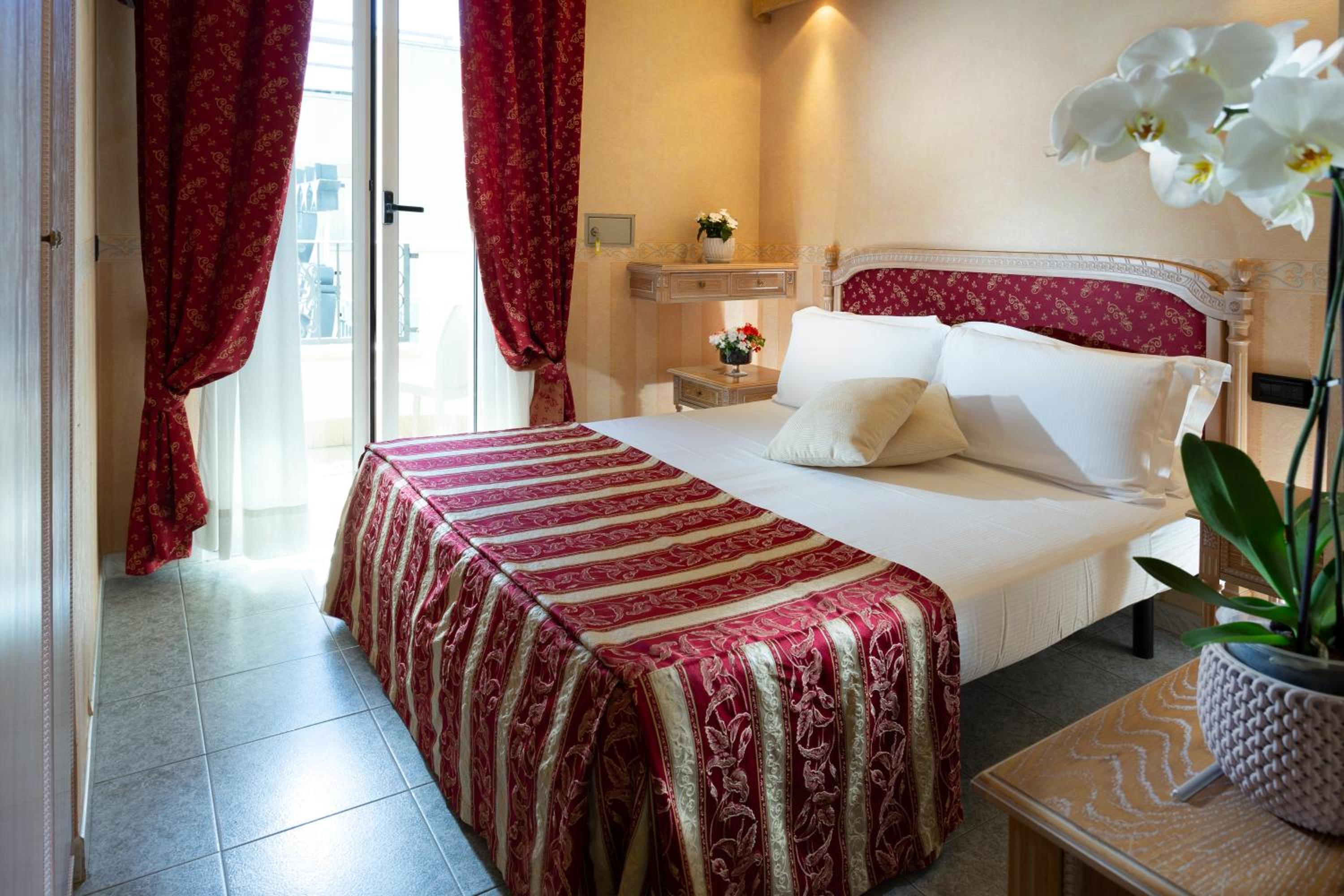 Economy Double Room photo 1