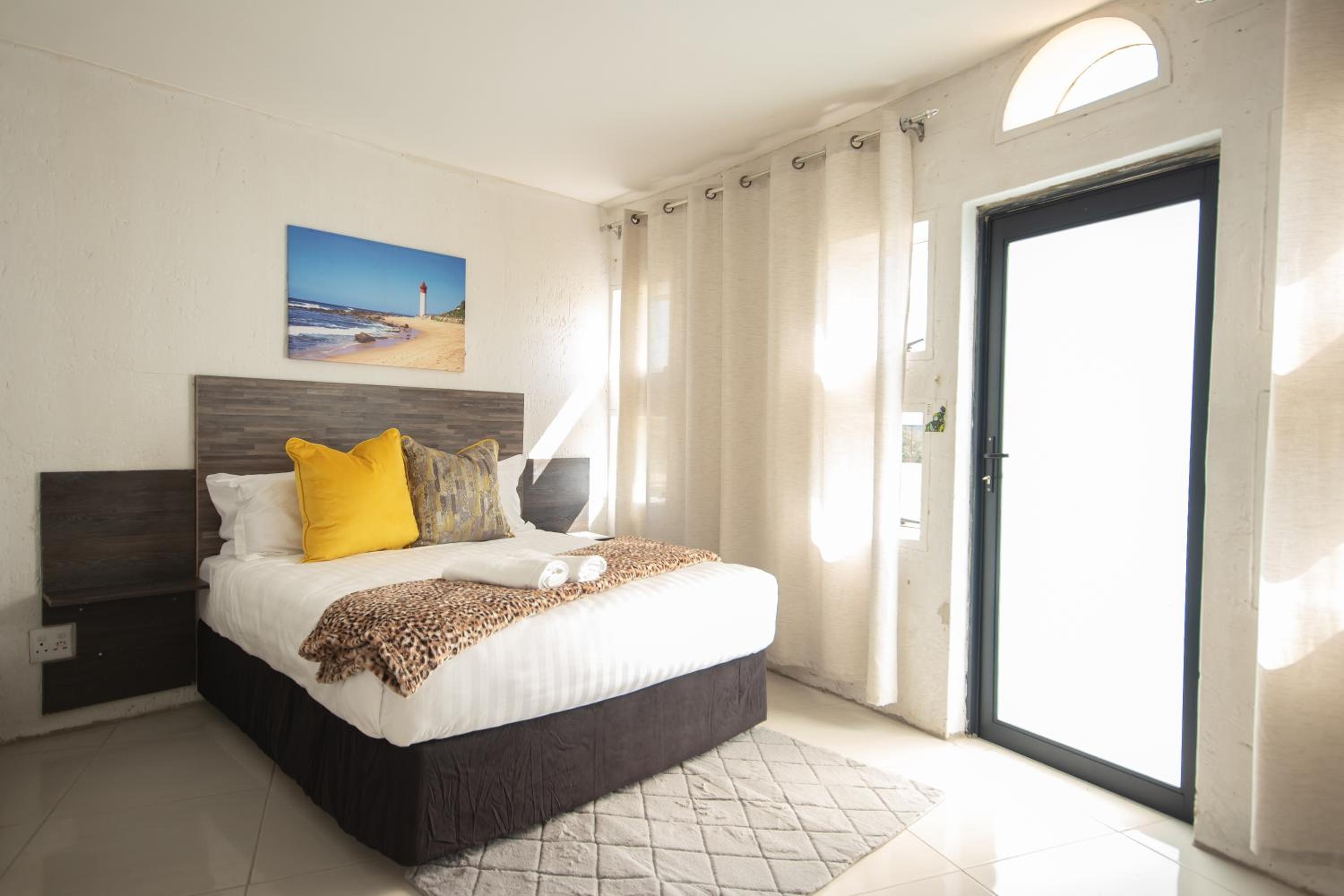 Standard Queen Room photo 2