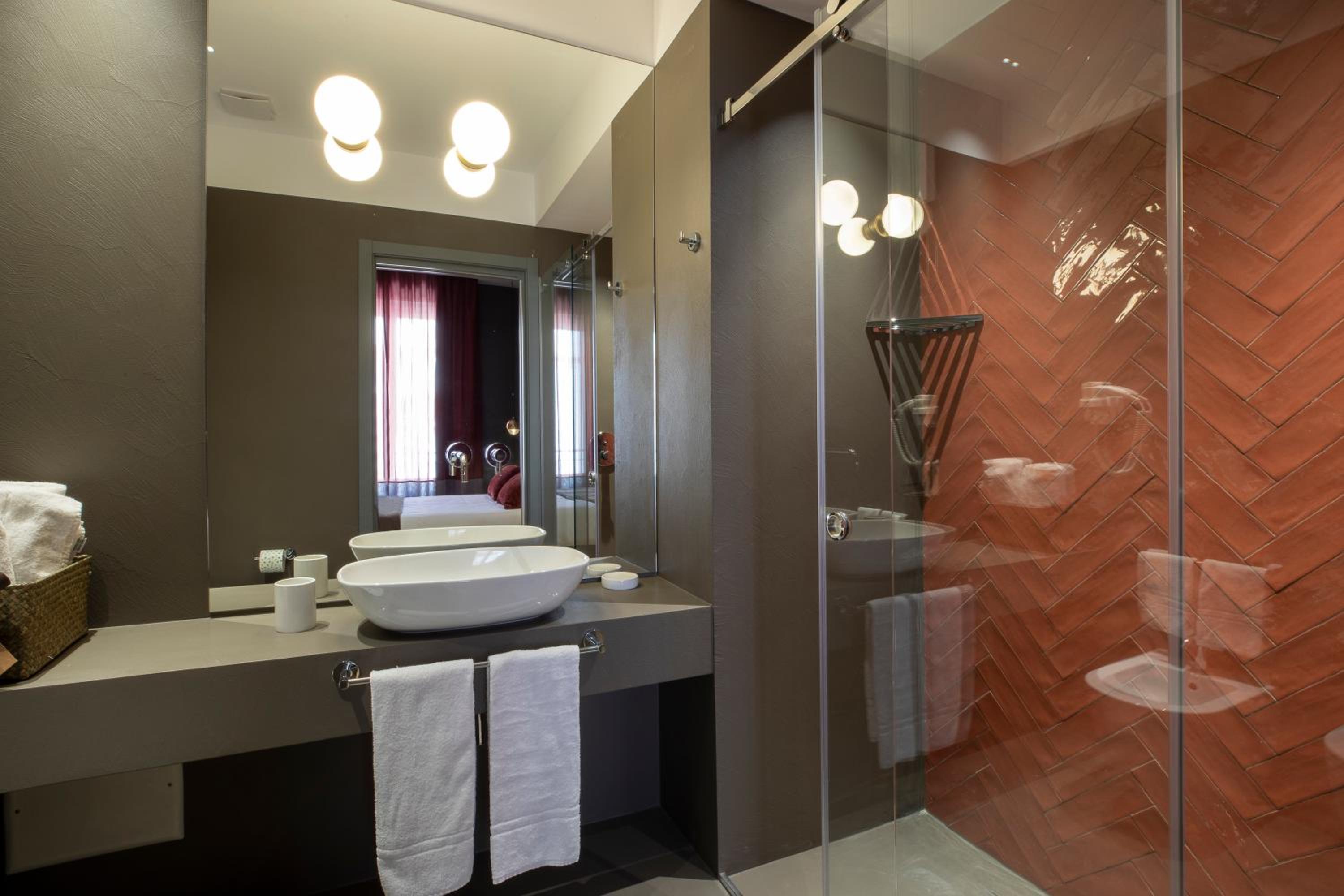 Superior Double or Twin Room photo 2
