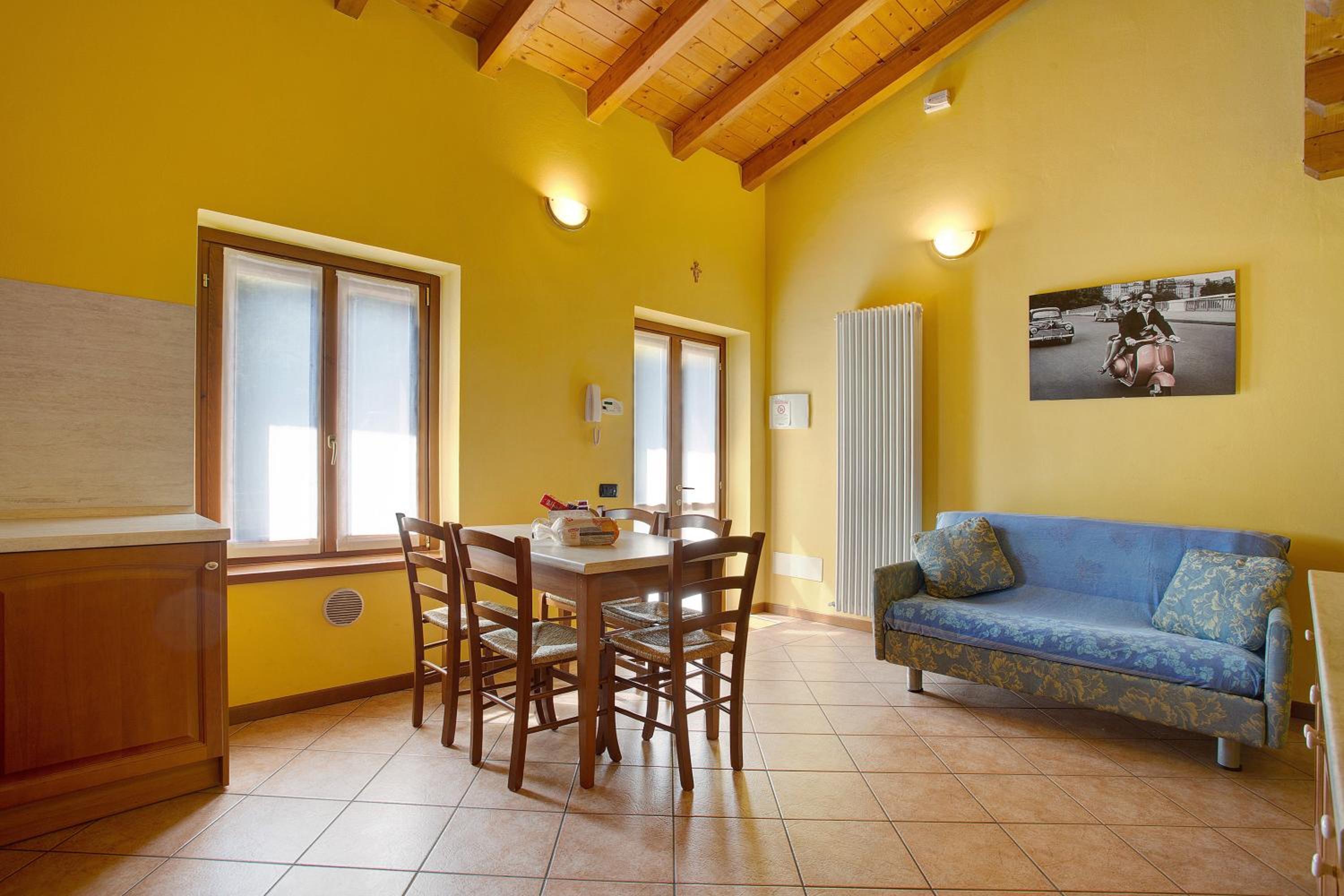 Two-Bedroom Deluxe Apartment with Balcony photo 3