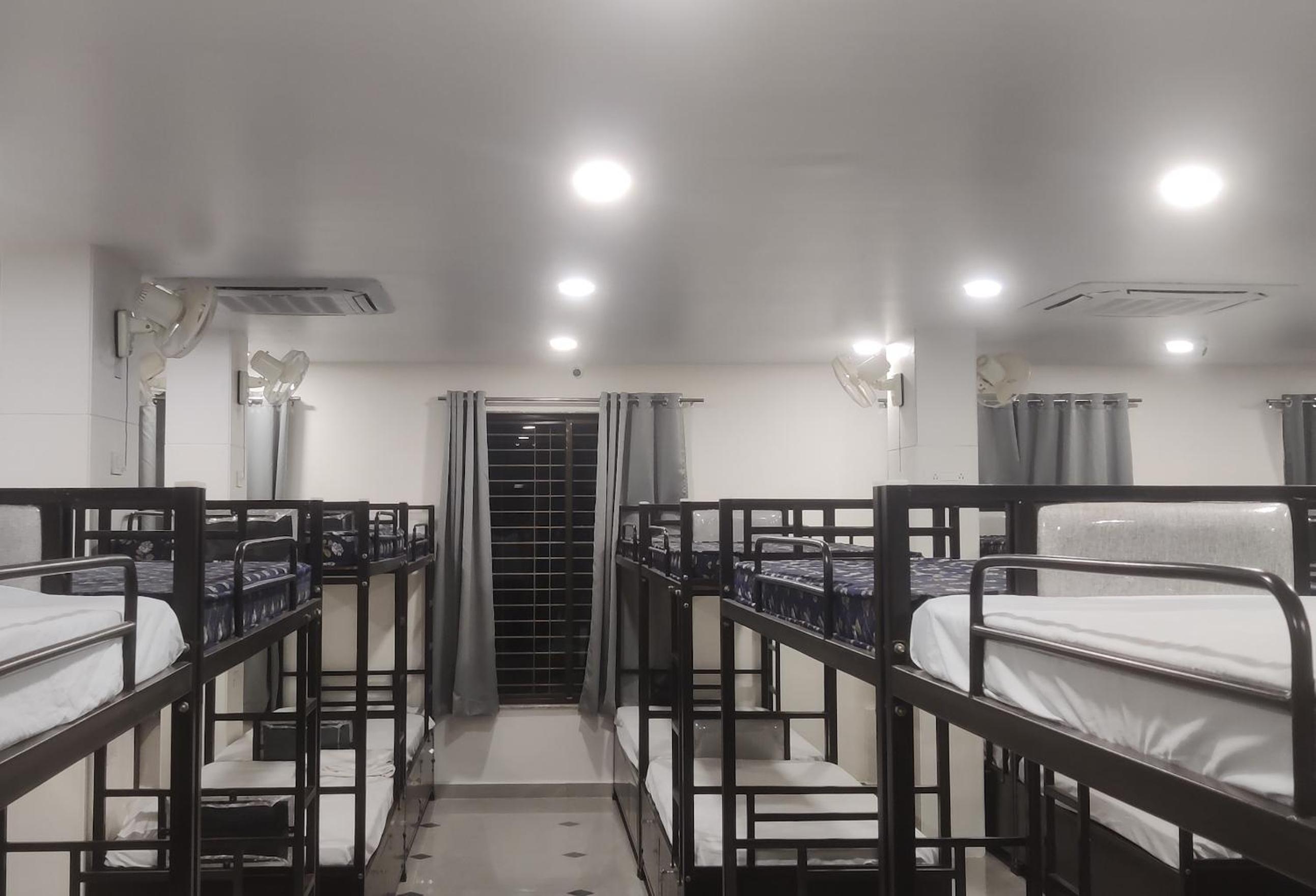 Mixed Dormitory Room photo 1