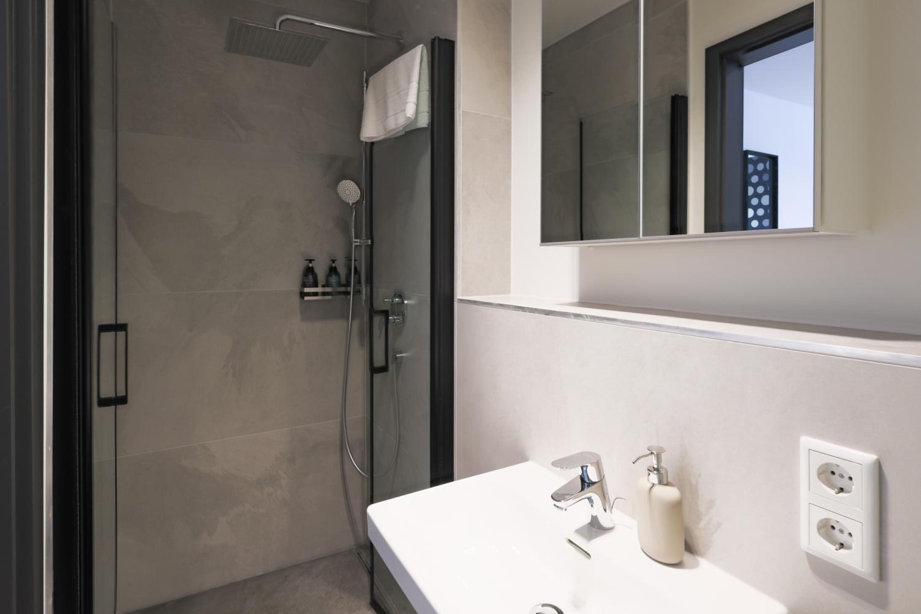 Comfort Studio Apartment - Photo 7