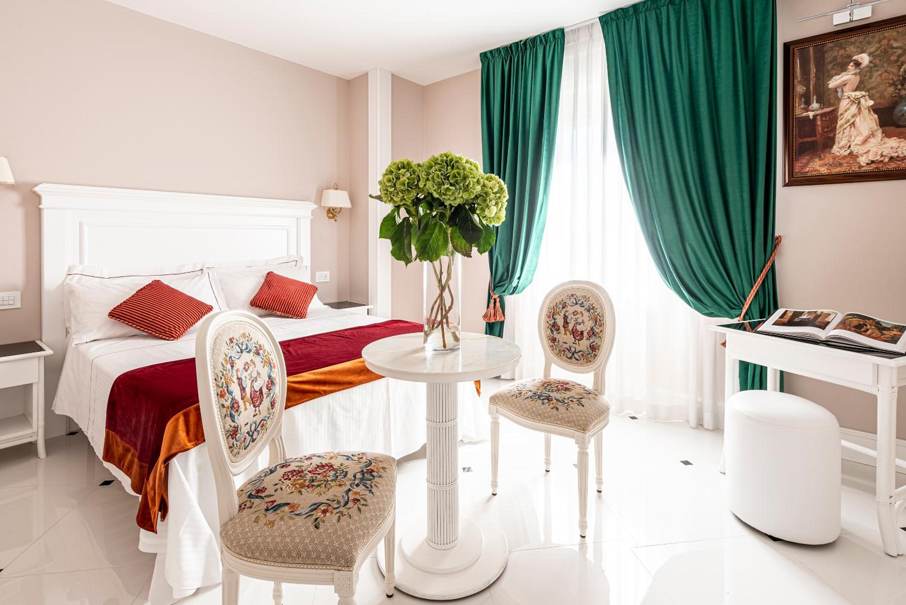 Prestige Double or Twin Room with Partial Sea View - Photo 3