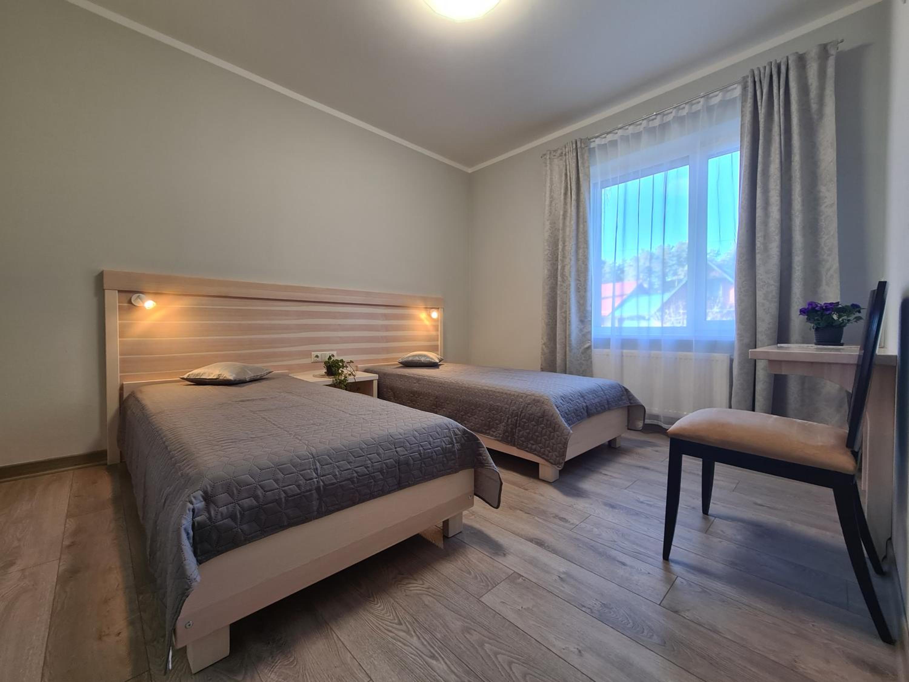 Twin Room - Photo 2