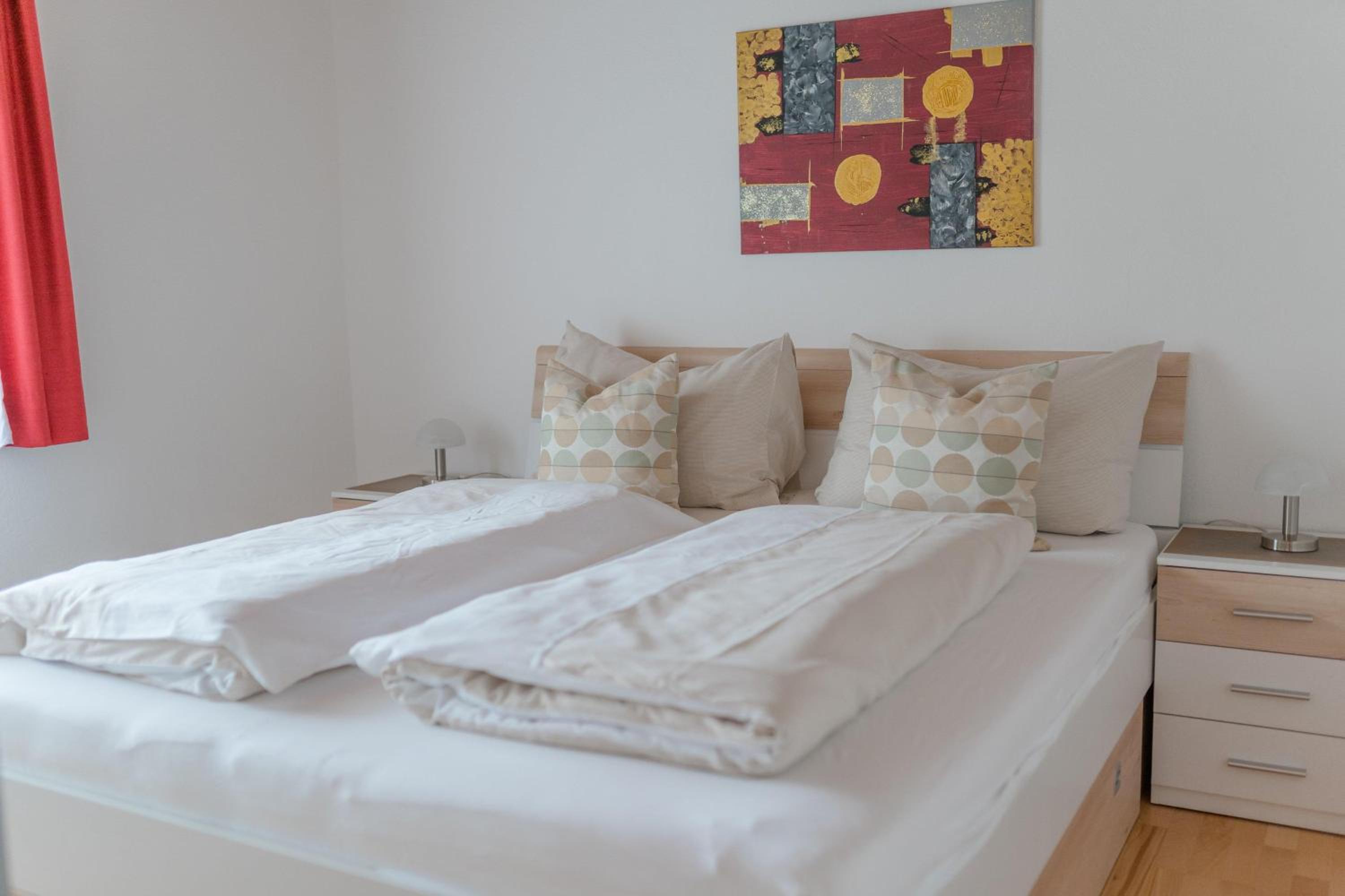 One-Bedroom Apartment with Shower photo 1