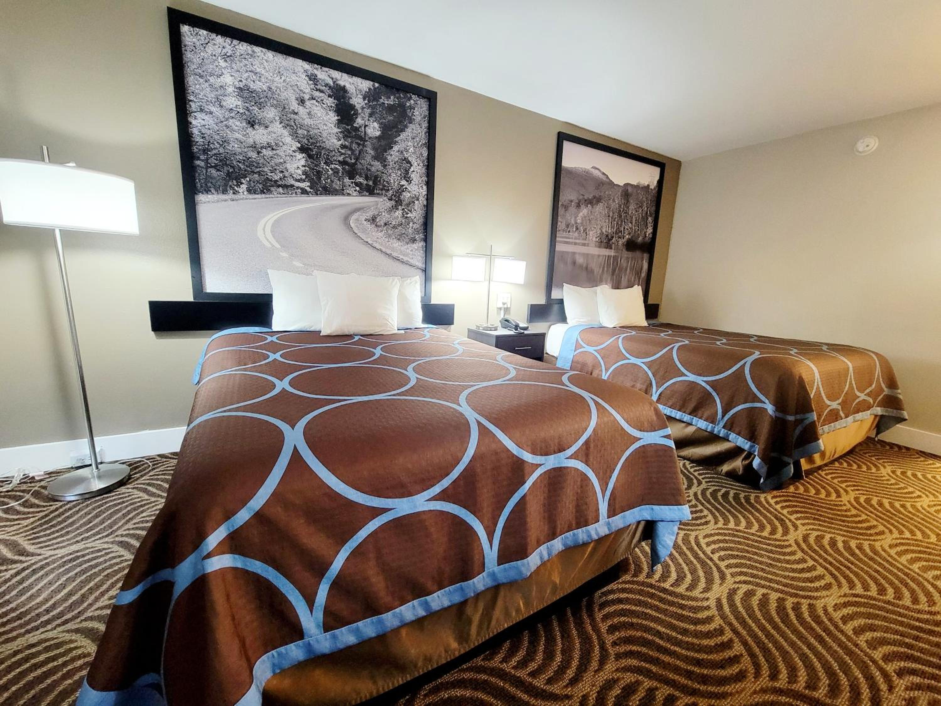 Double Room with Two Double Beds - Smoking - Photo 4