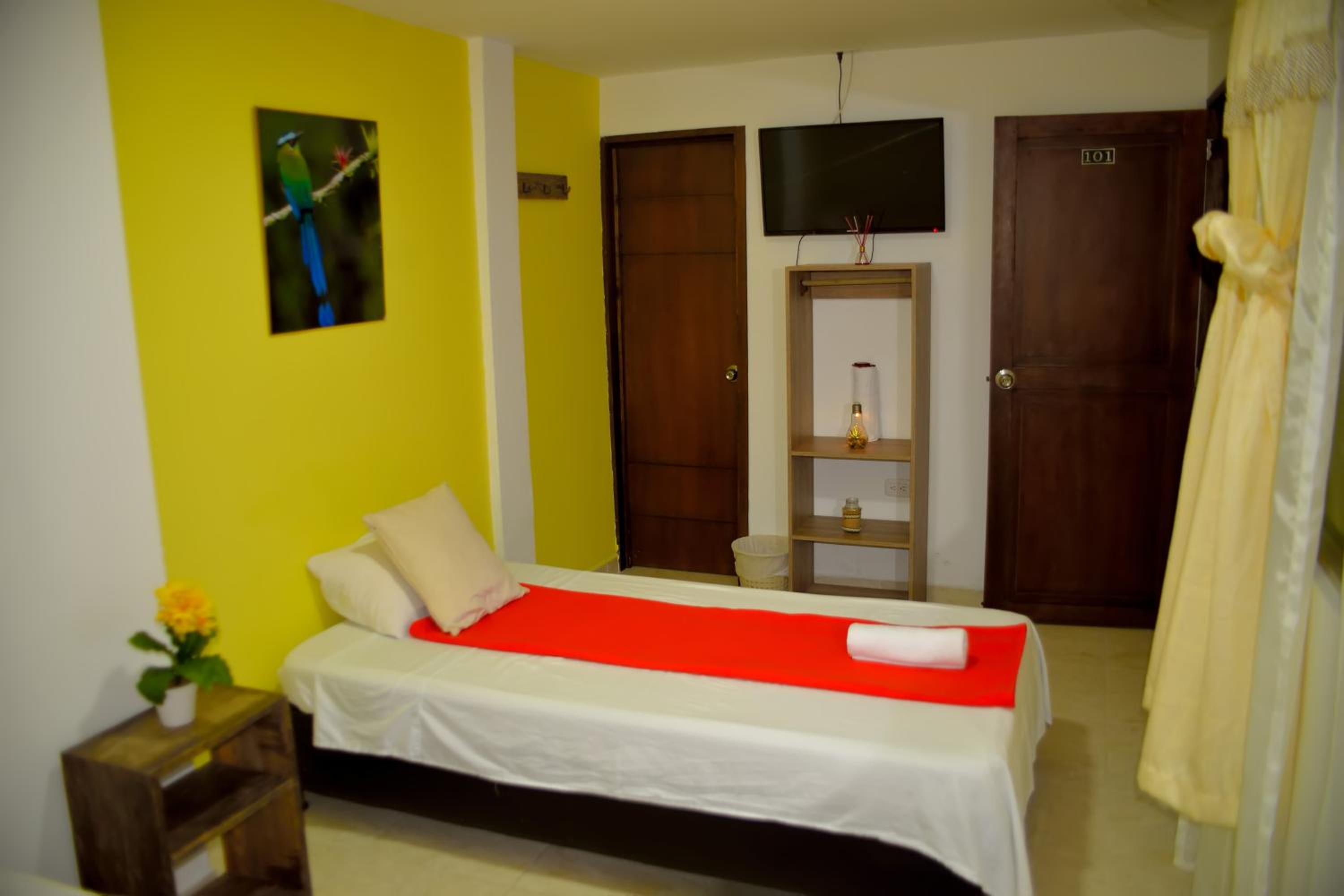 Triple Room with Private Bathroom photo 3