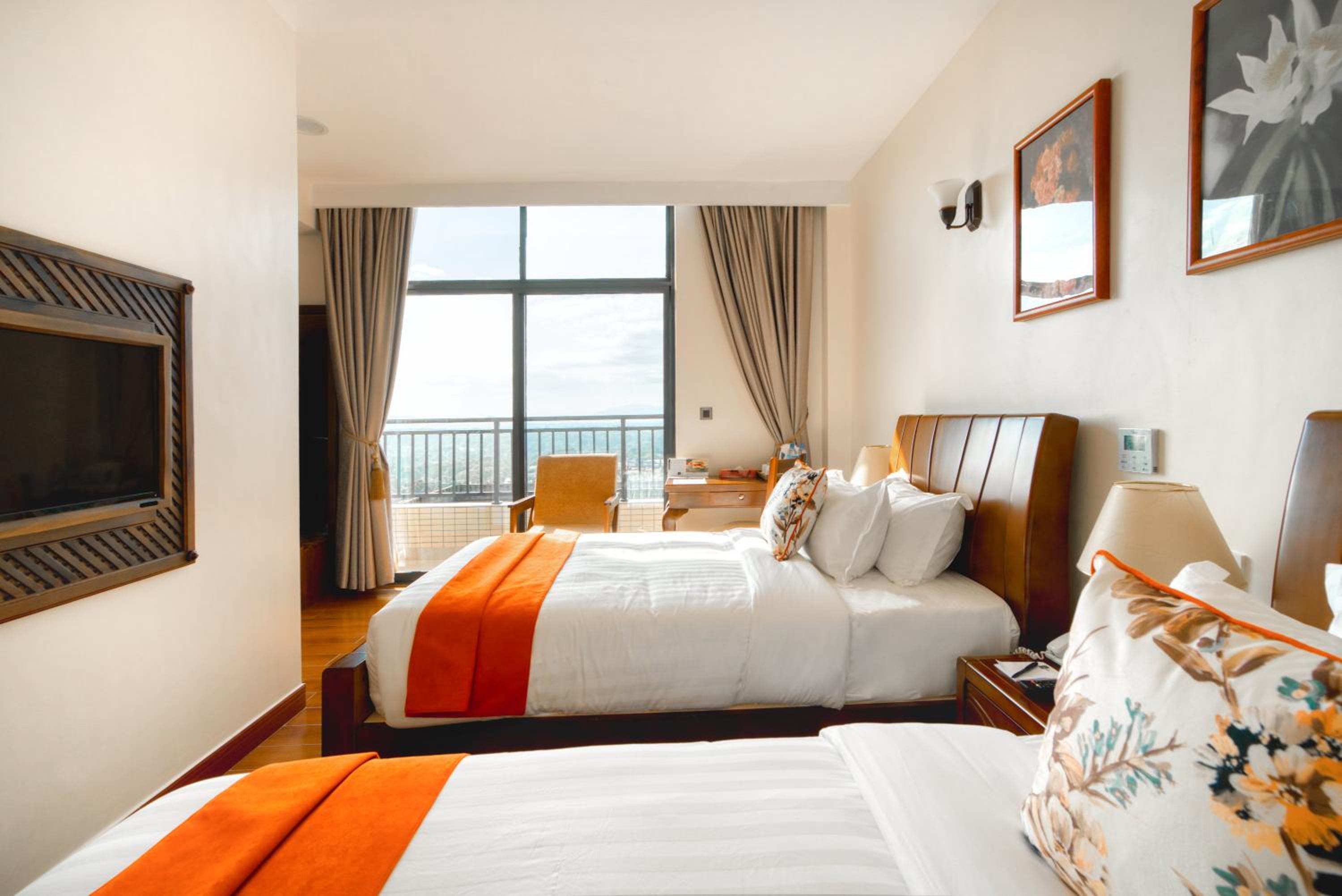 Twin Room with Balcony - Photo 1