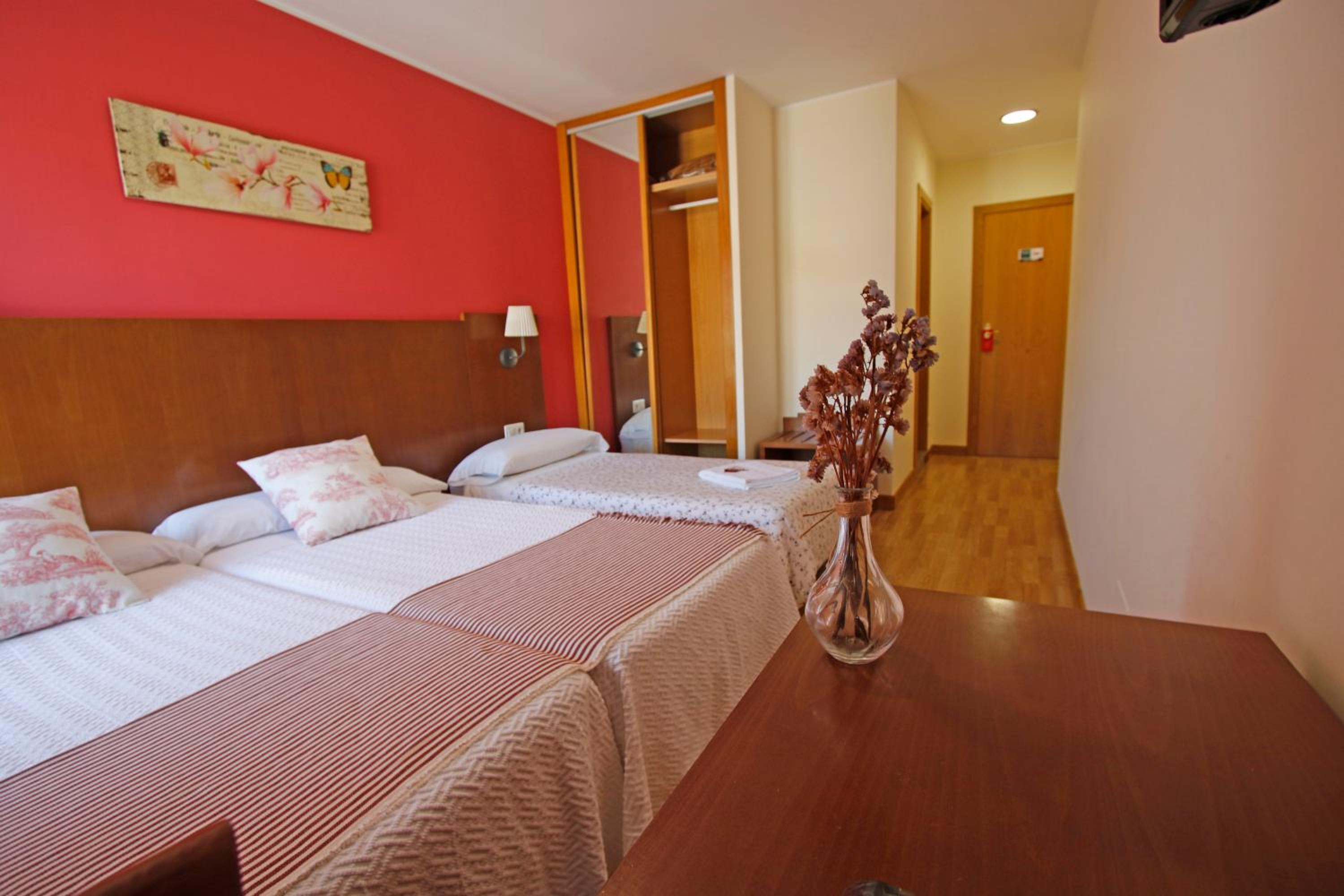 Basic Triple Room - Photo 5