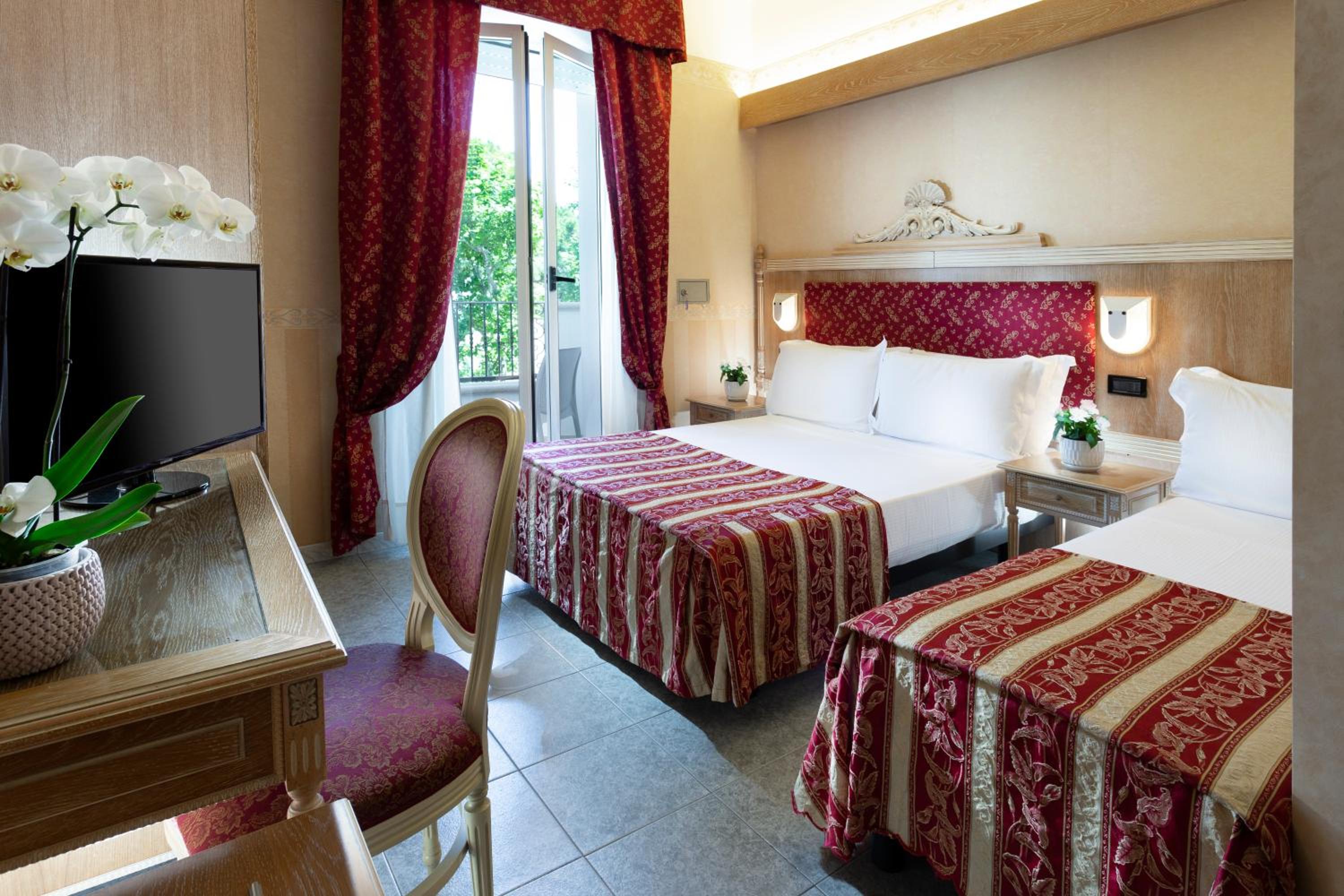 Classic Triple Room photo 1