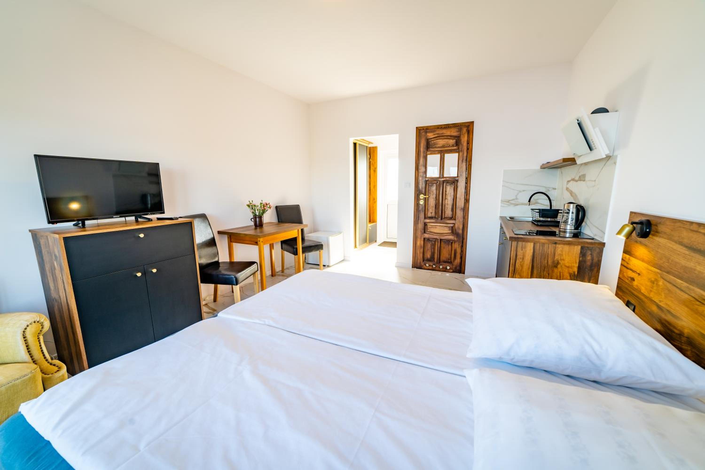 Apartment with Lake View photo 2