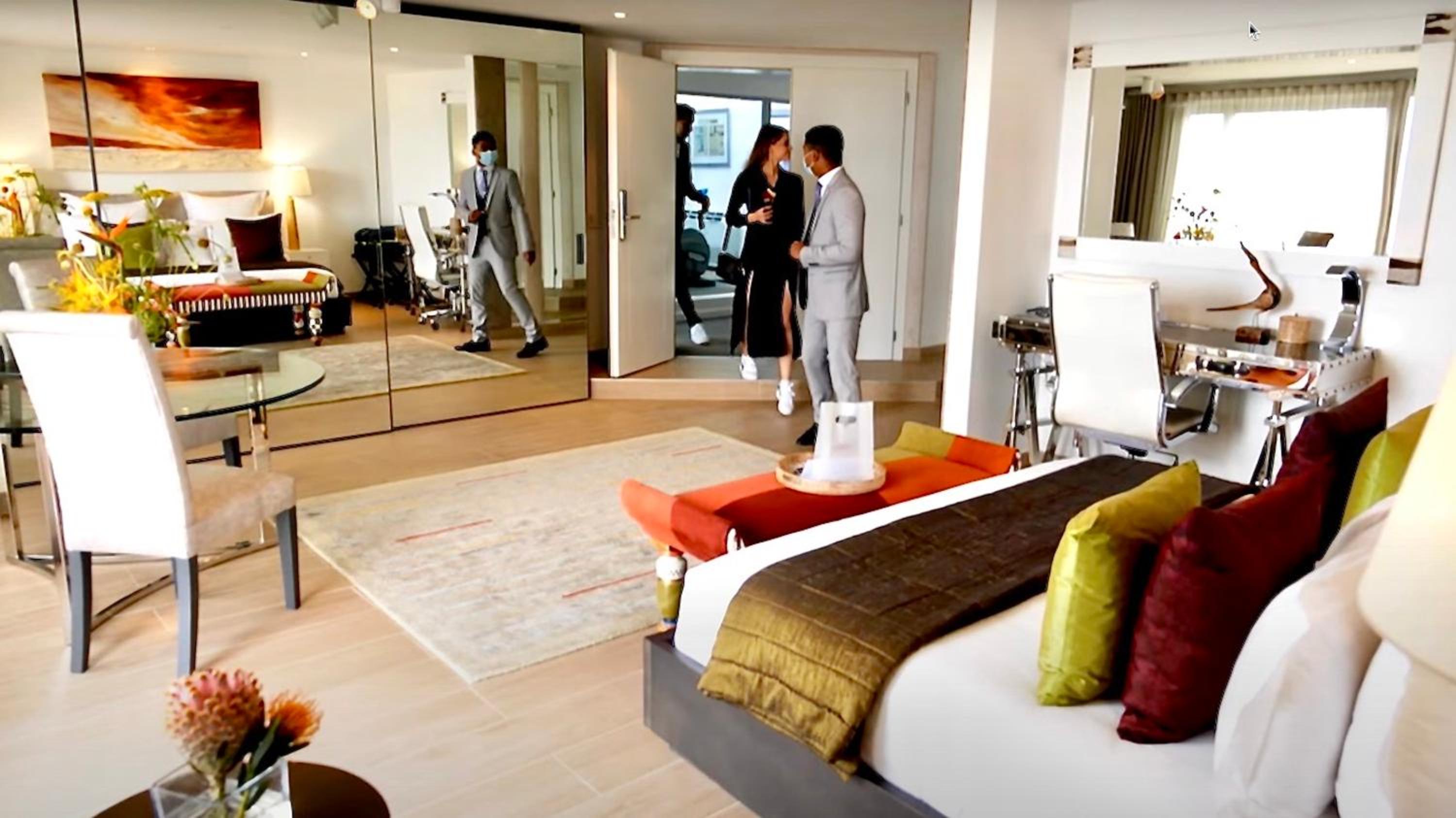 Deluxe Suite with Private Terrace and Sea View - Penthouse Suite  - Photo 2