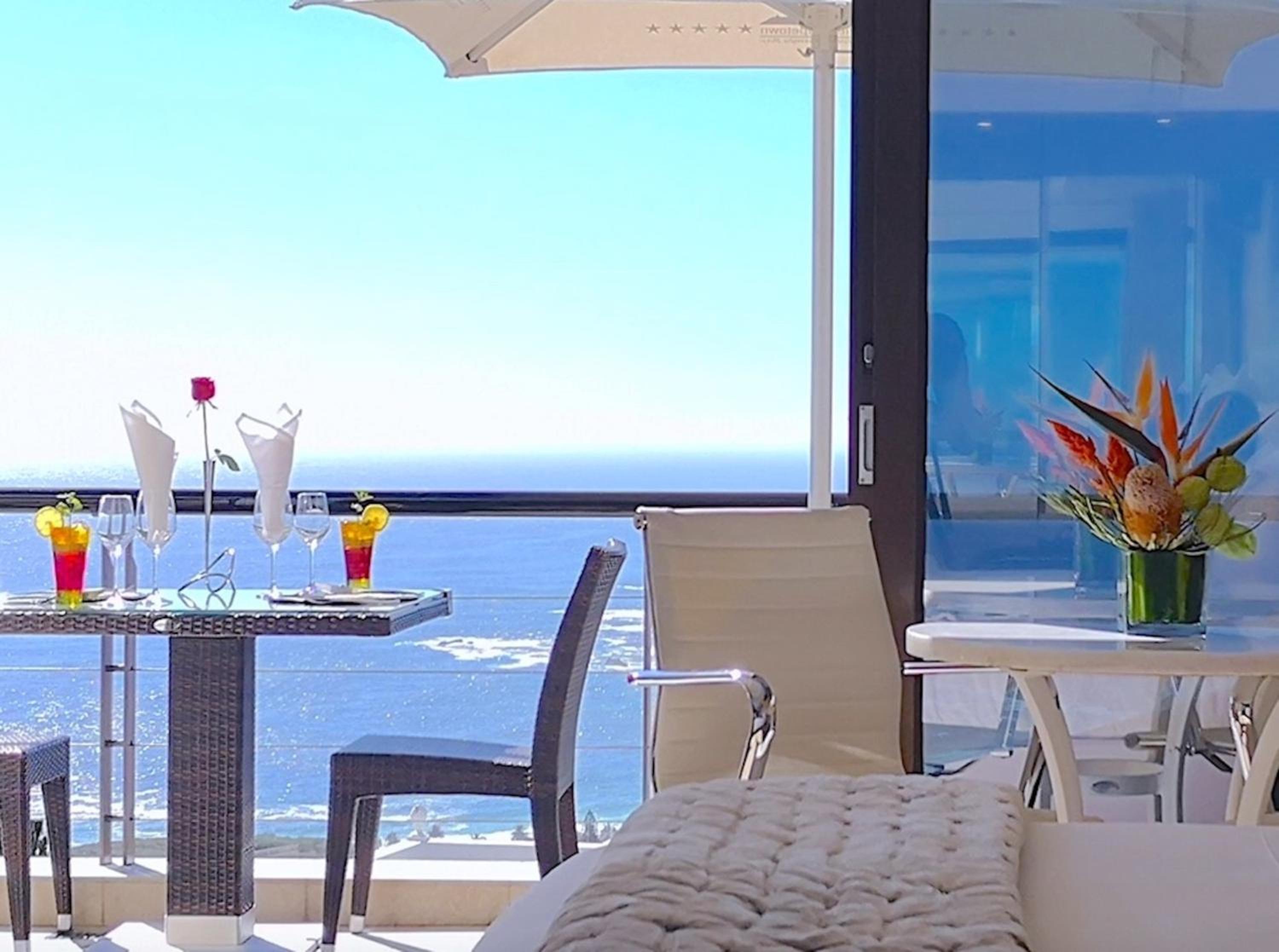 Deluxe Junior Suite with Terrace, Sea View and Mountain View (Master Bedroom) - Photo 6
