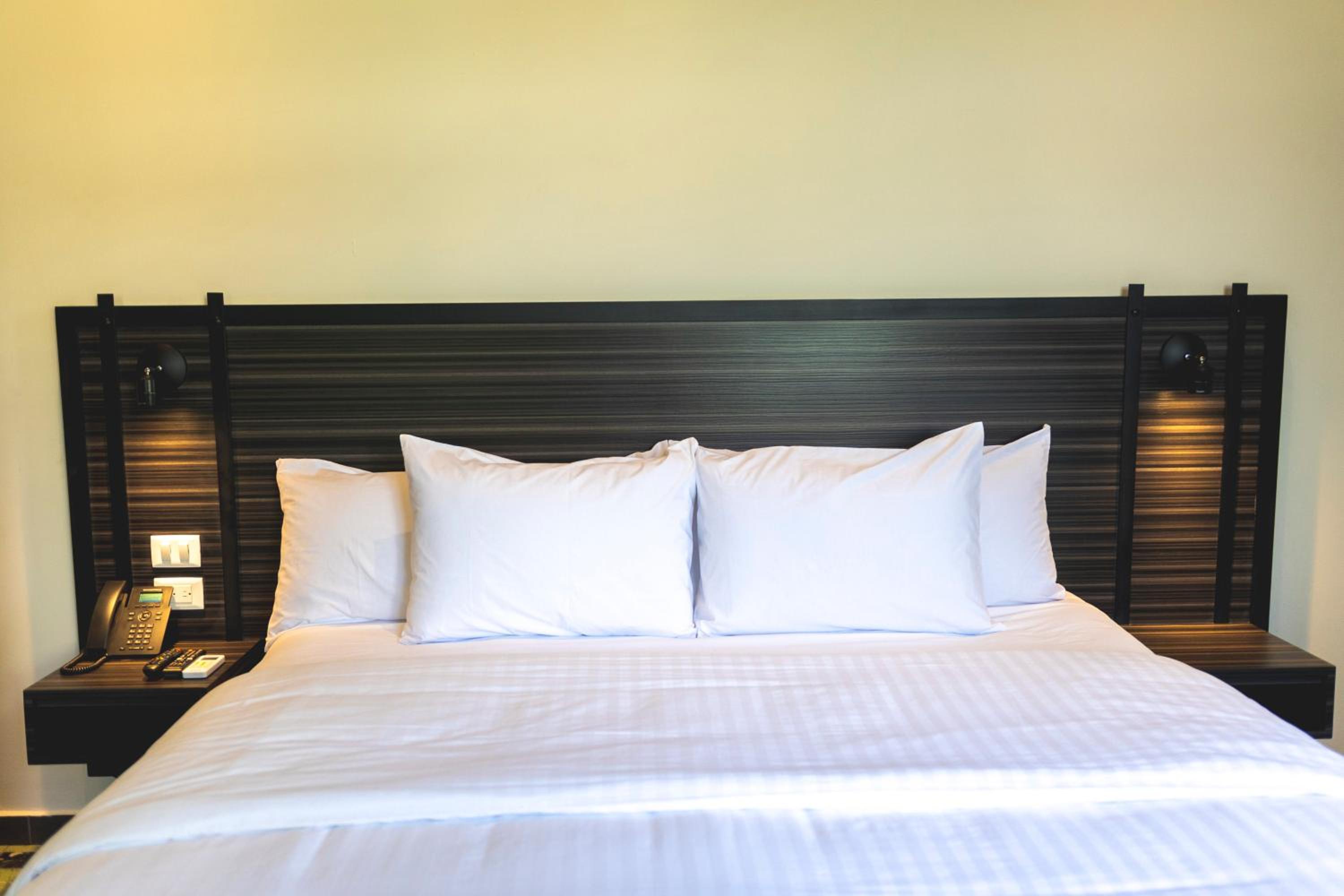 Standard King Room - Photo 2