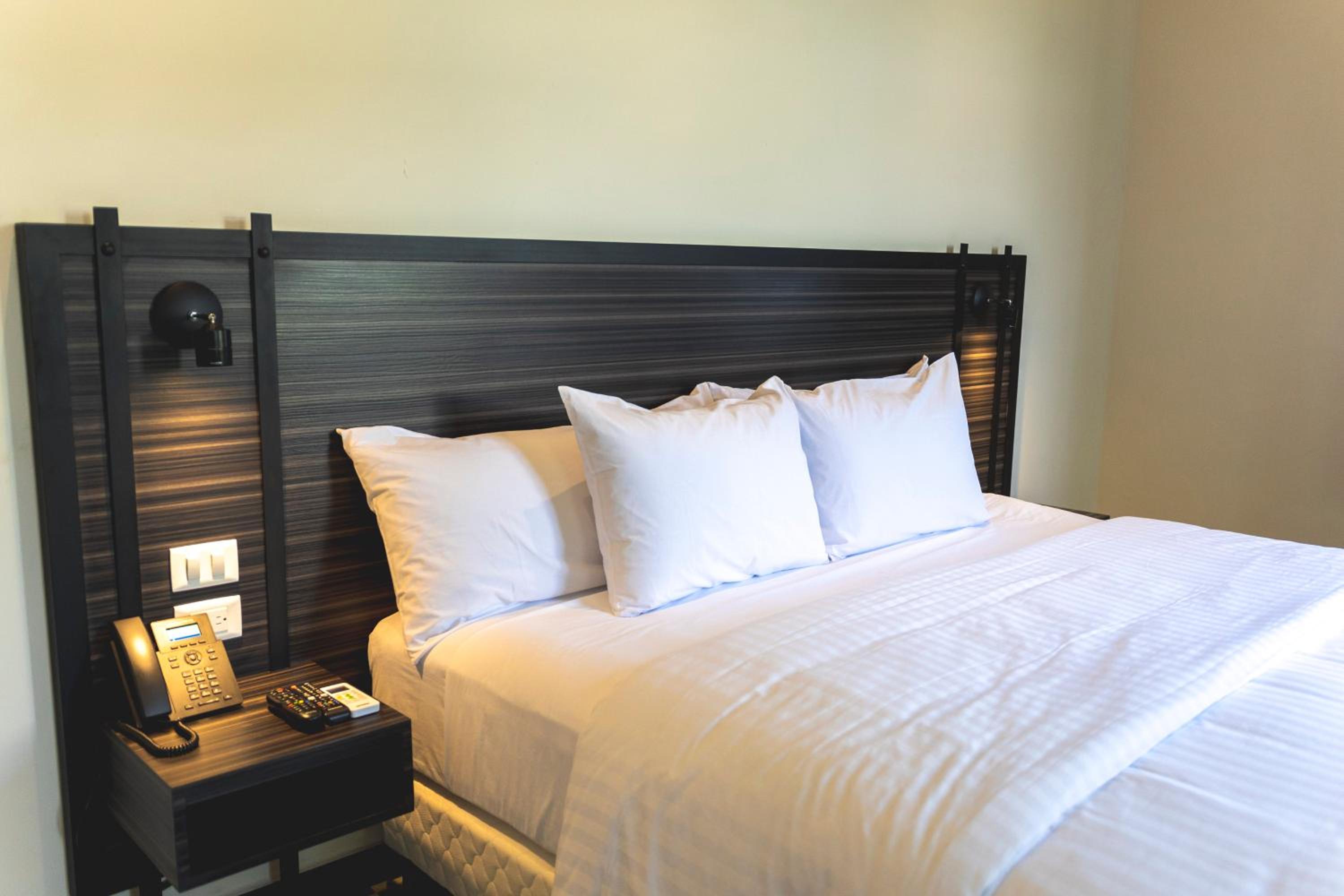 Standard King Room - Photo 1