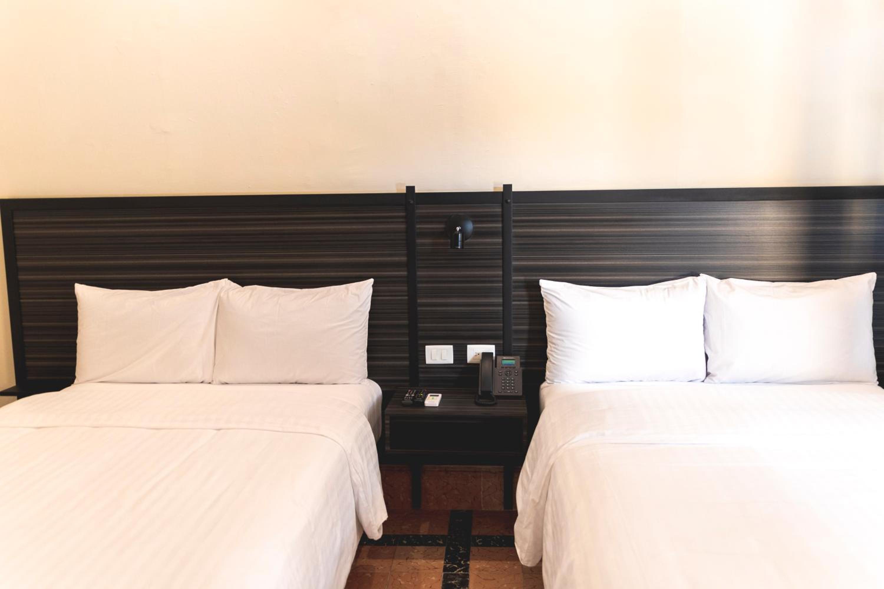 Standard Double Room - Photo 5