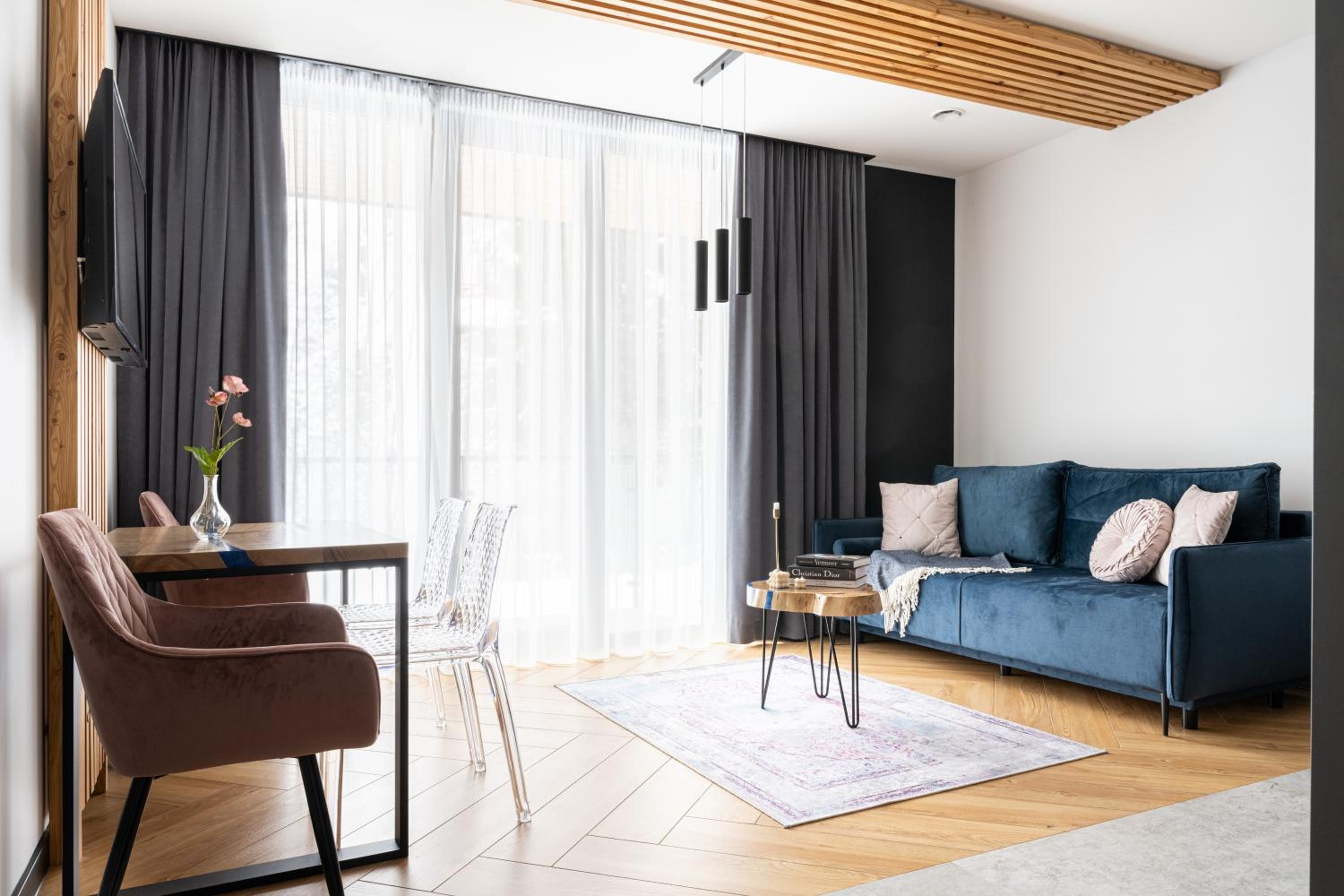 Deluxe Apartment - Photo 2