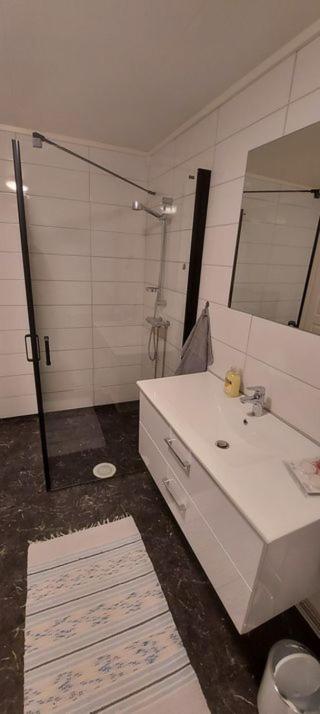 Two-Bedroom Apartment - Photo 8