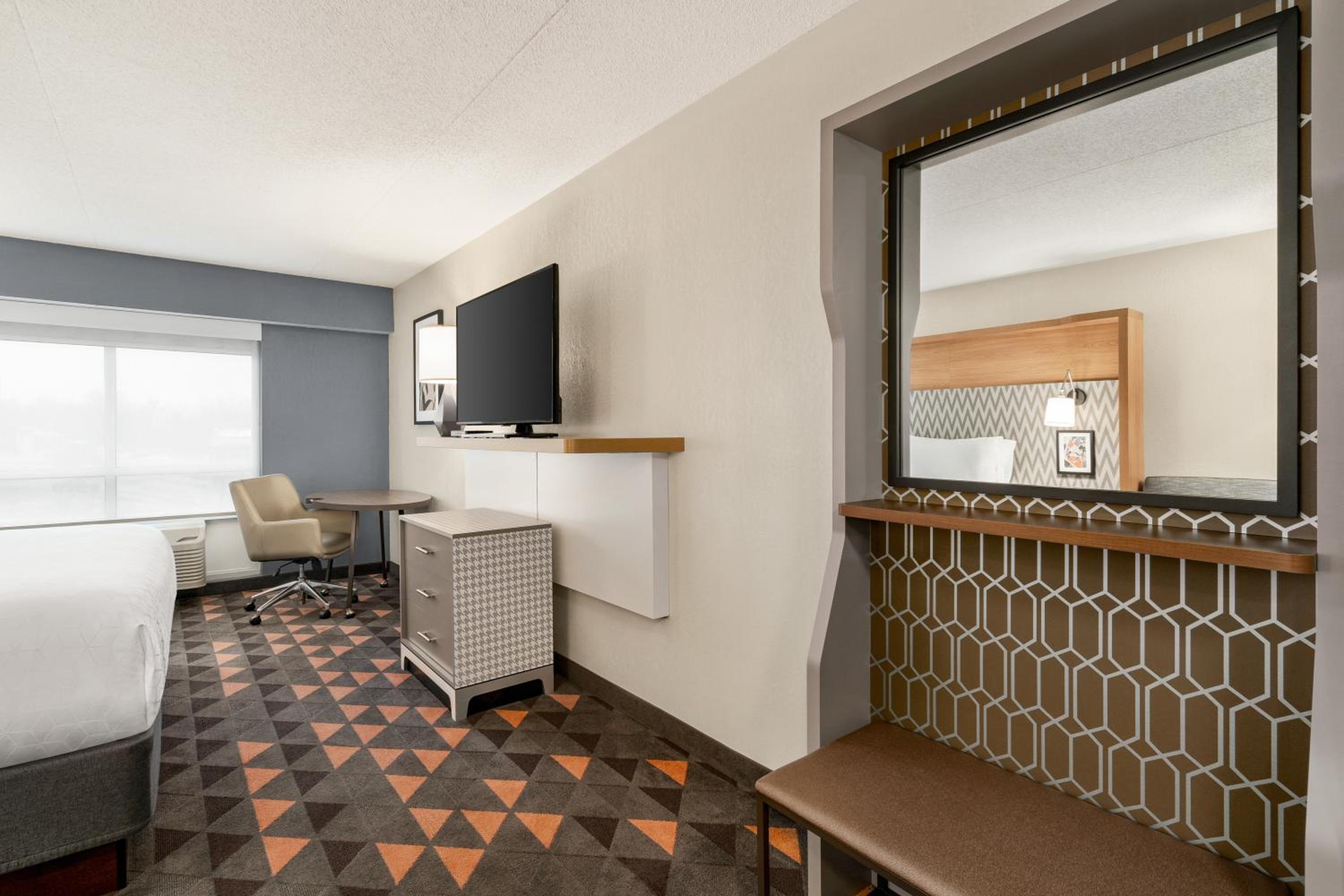 Standard King Room - Photo 3