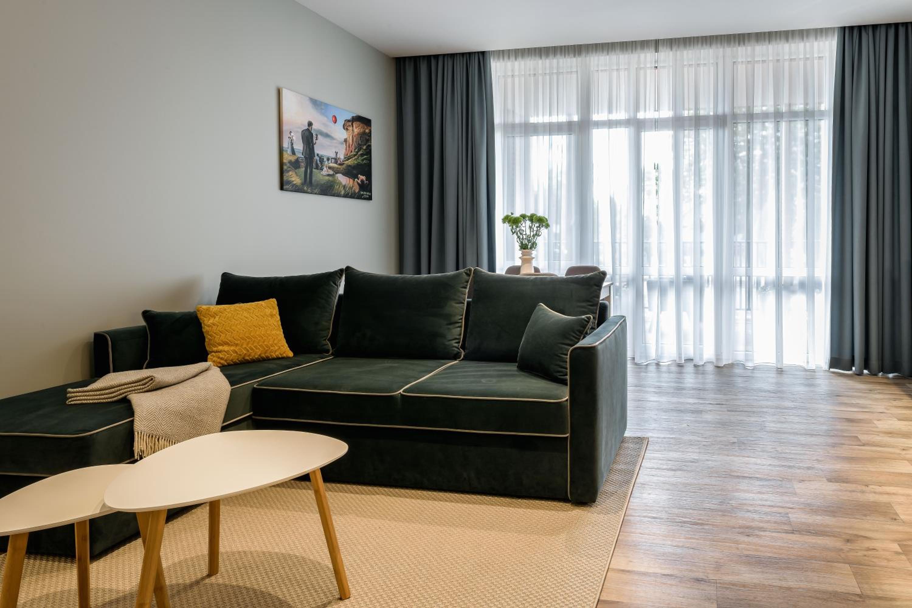 Apartment with Terrace - Photo 7