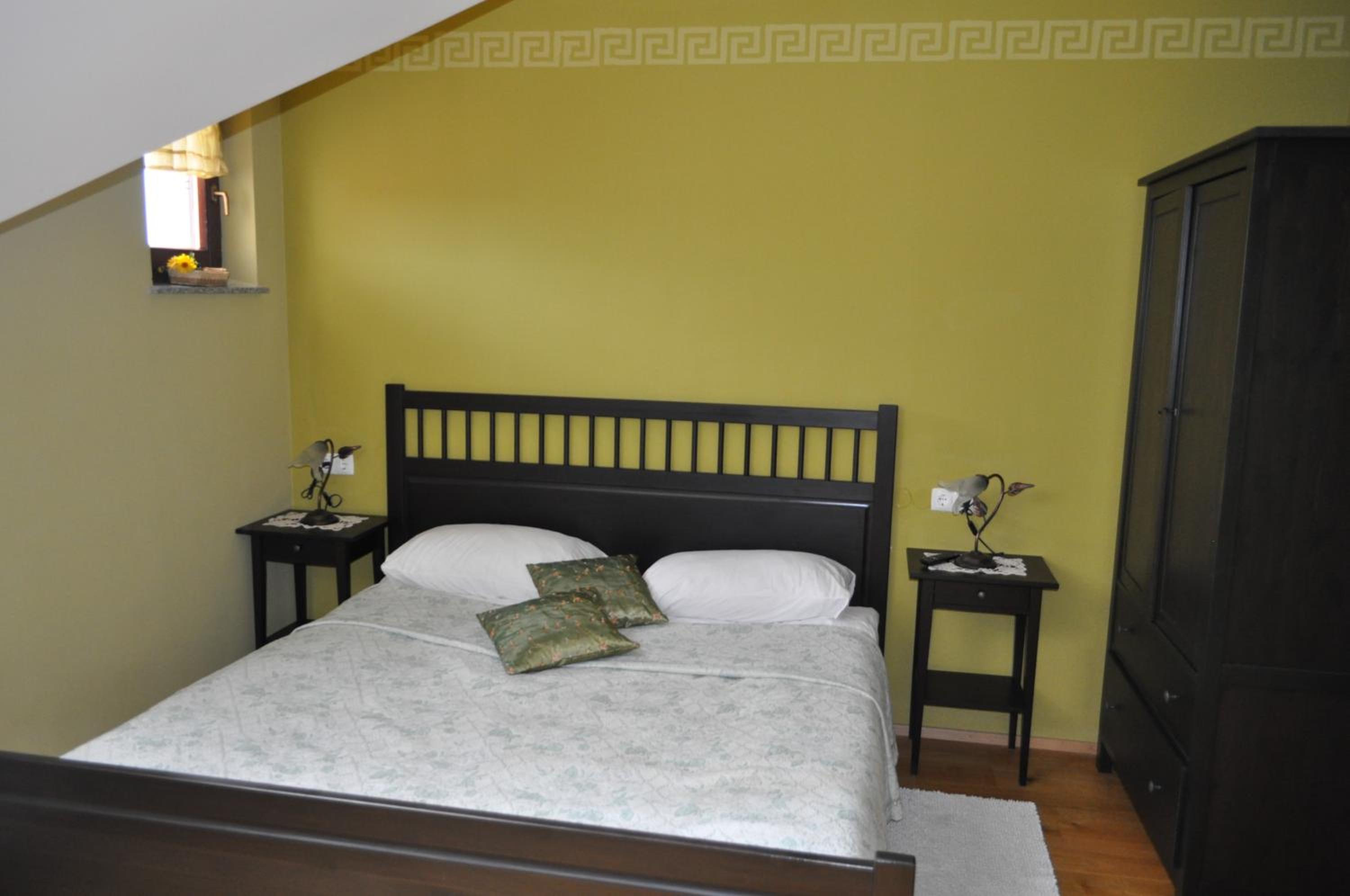 Double Room - Photo 8