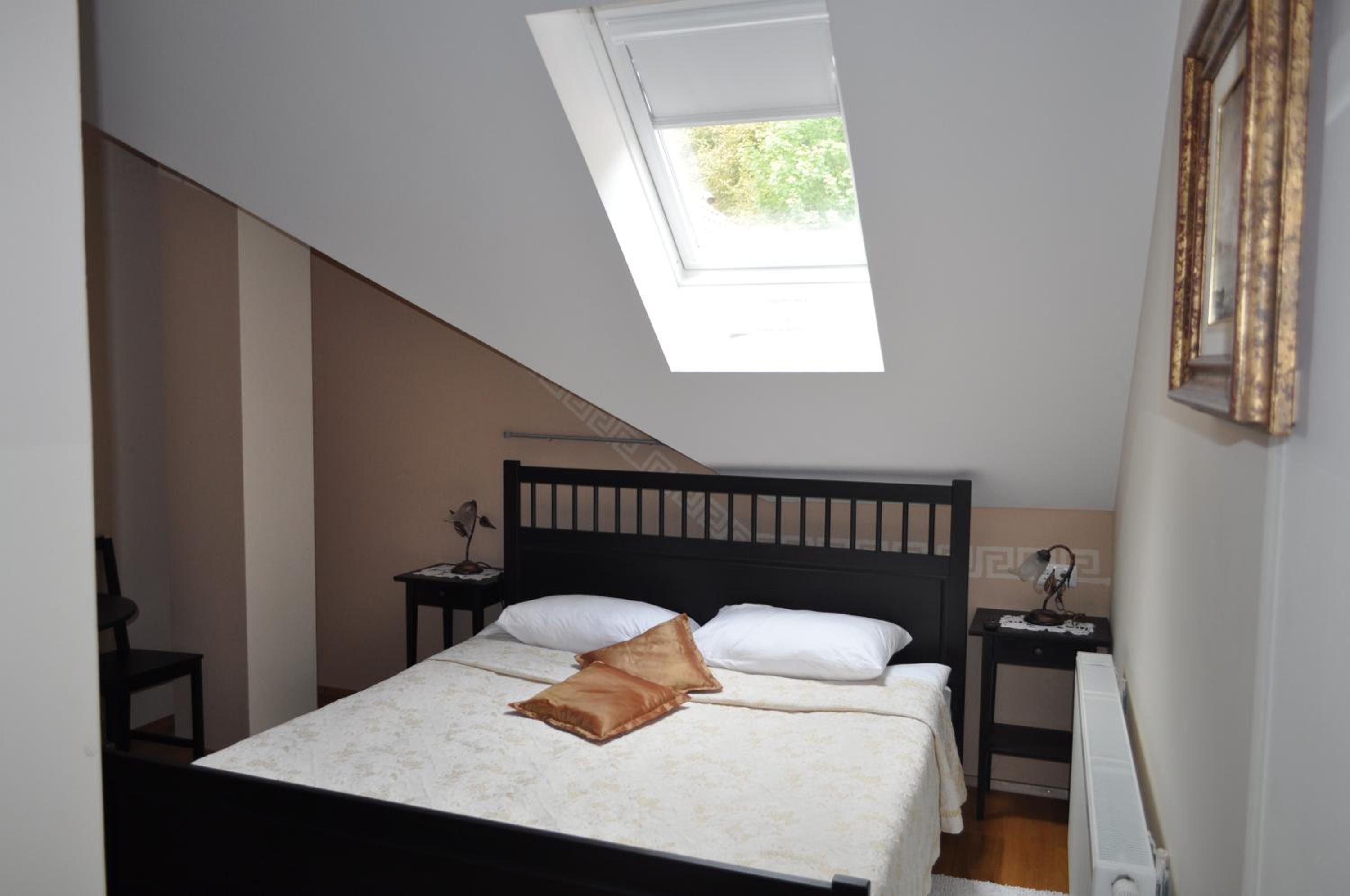 Double Room - Photo 14