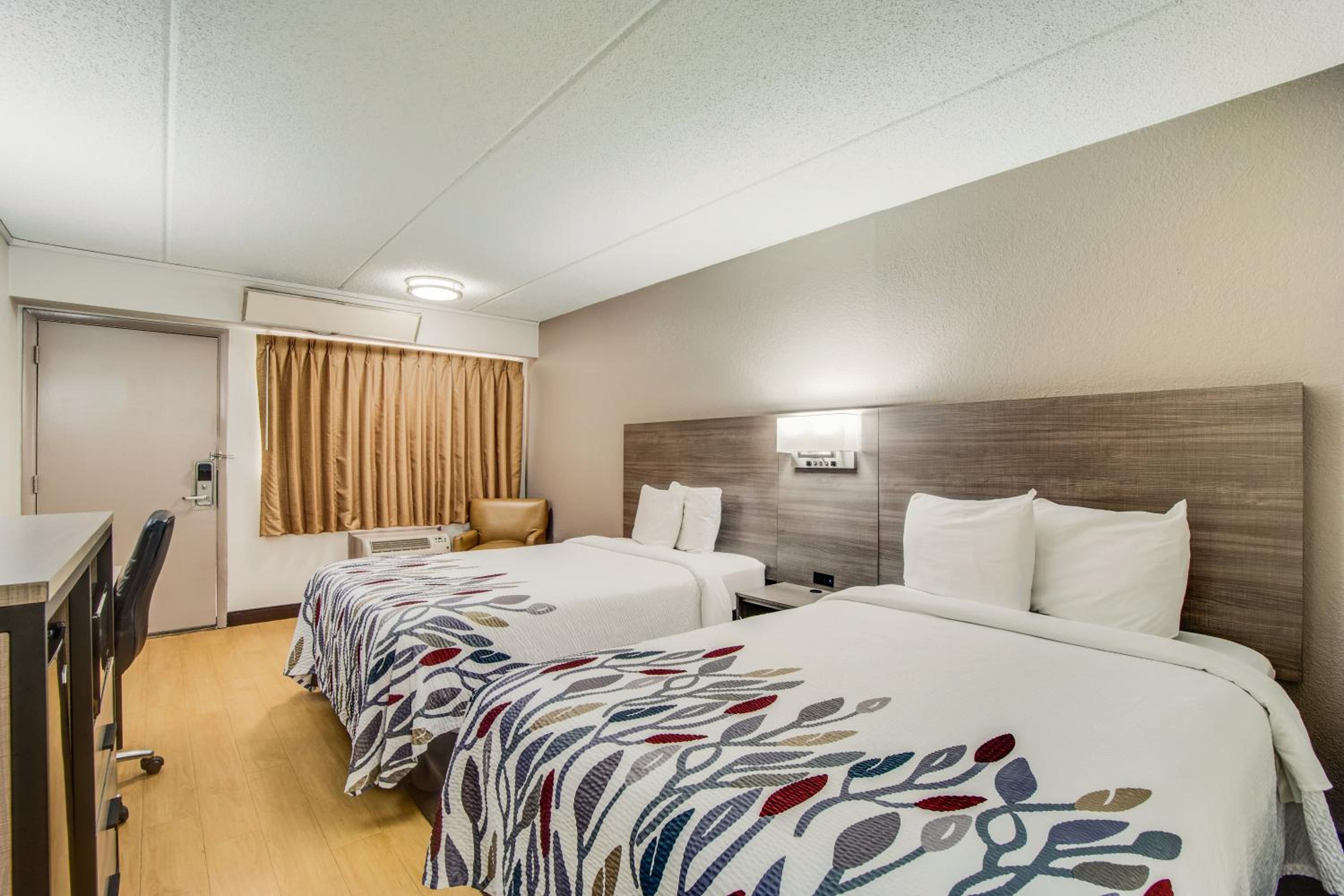 Standard Room with Two Double Beds Smoke Free - Photo 1