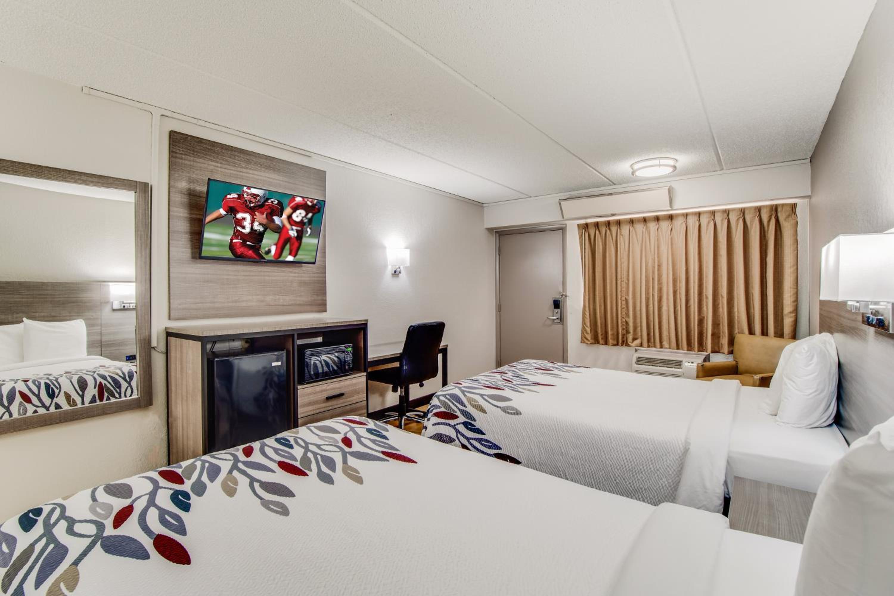 Standard Room with Two Double Beds Smoke Free - Photo 2
