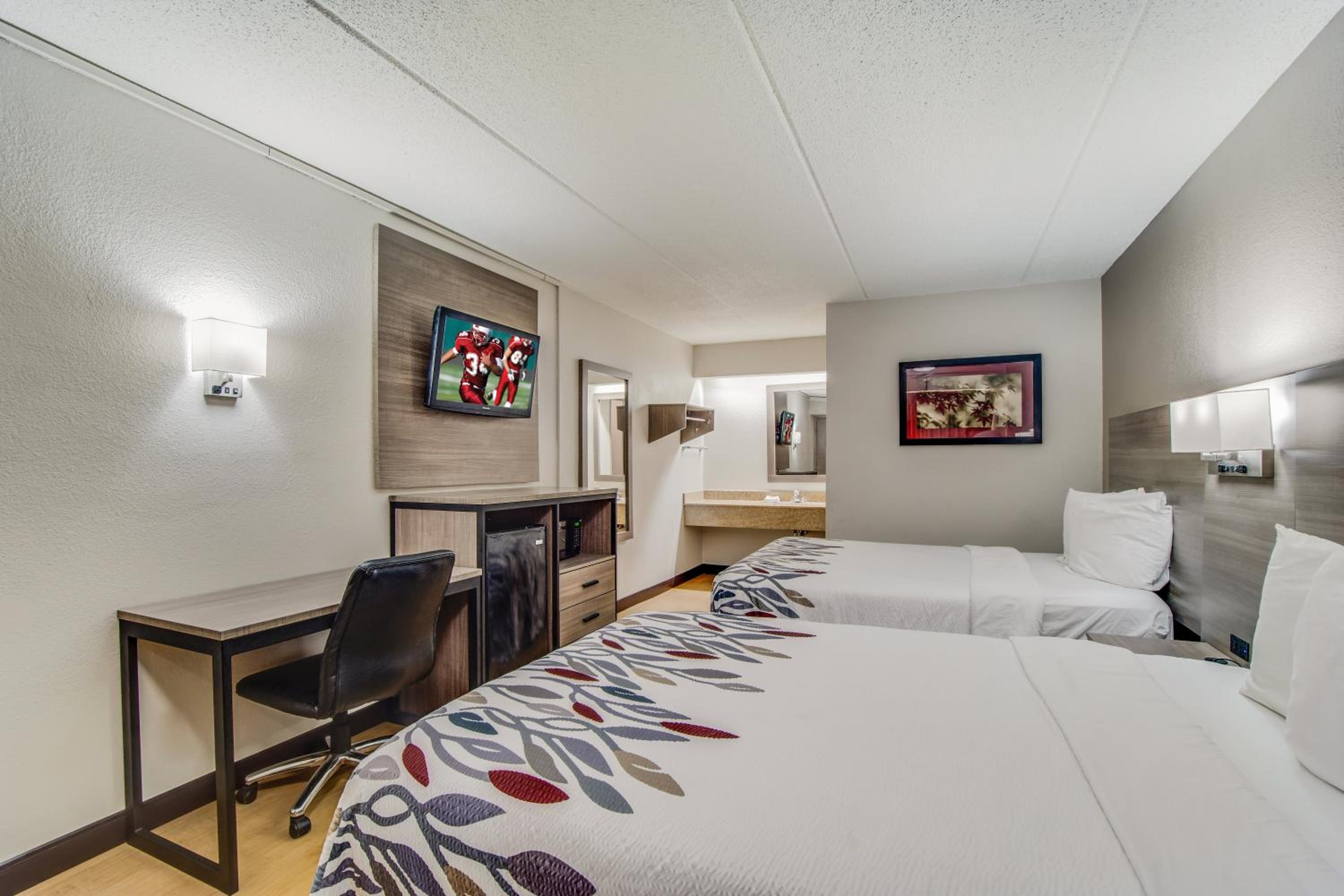 Standard Room with Two Double Beds Smoke Free - Photo 6