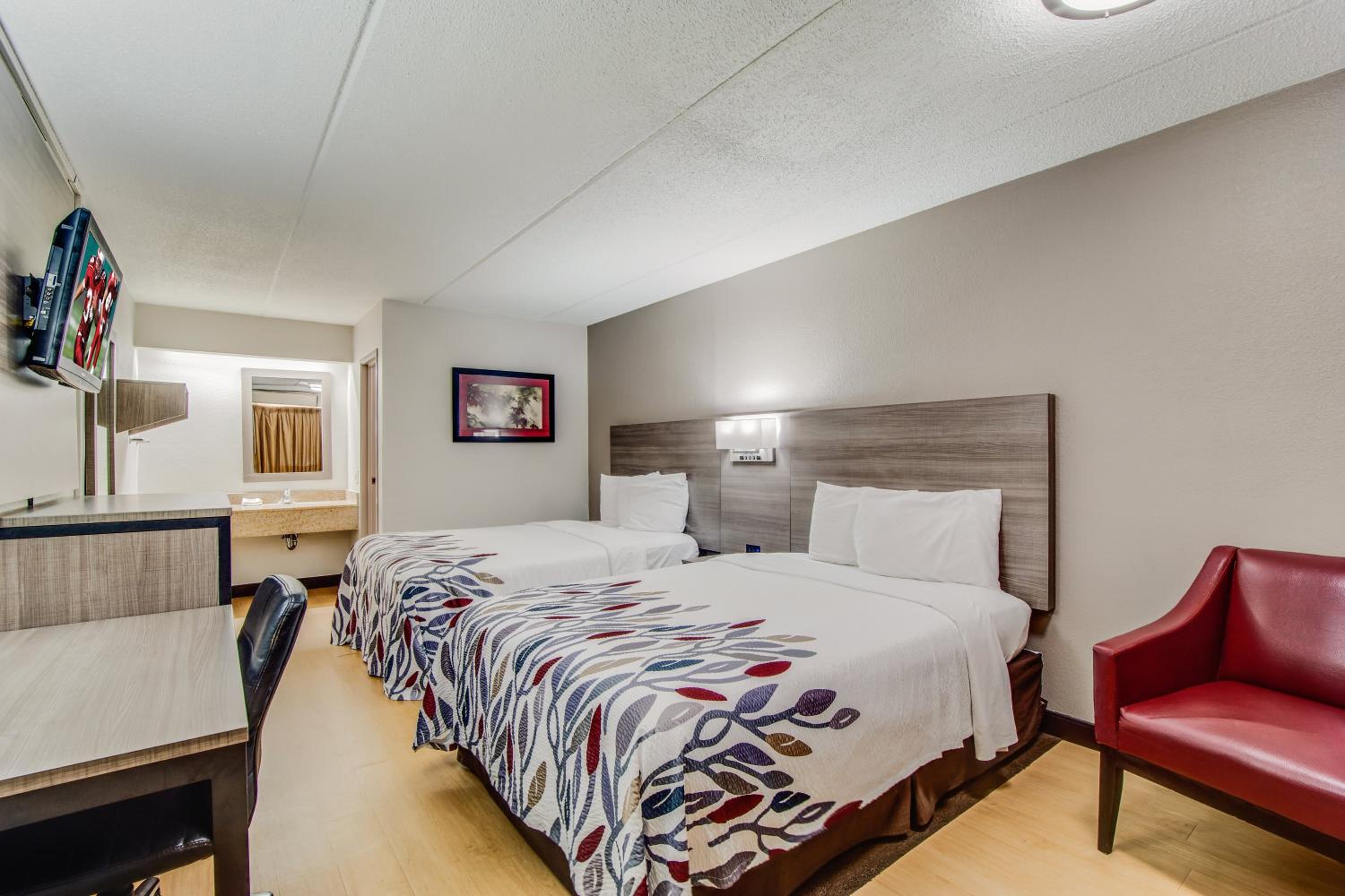 Standard Room with Two Double Beds Smoke Free - Photo 3