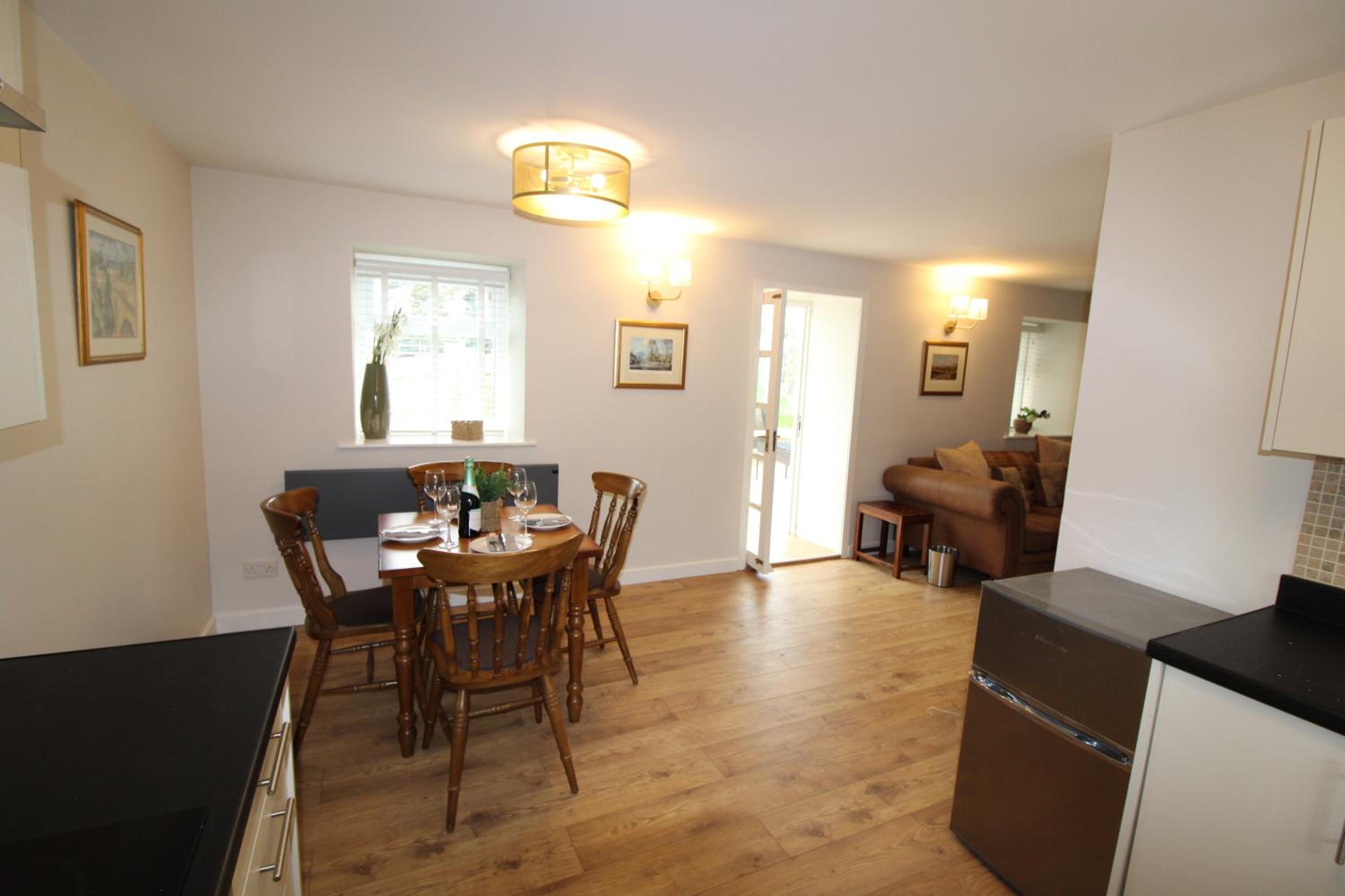 Two-Bedroom Cottage photo 2