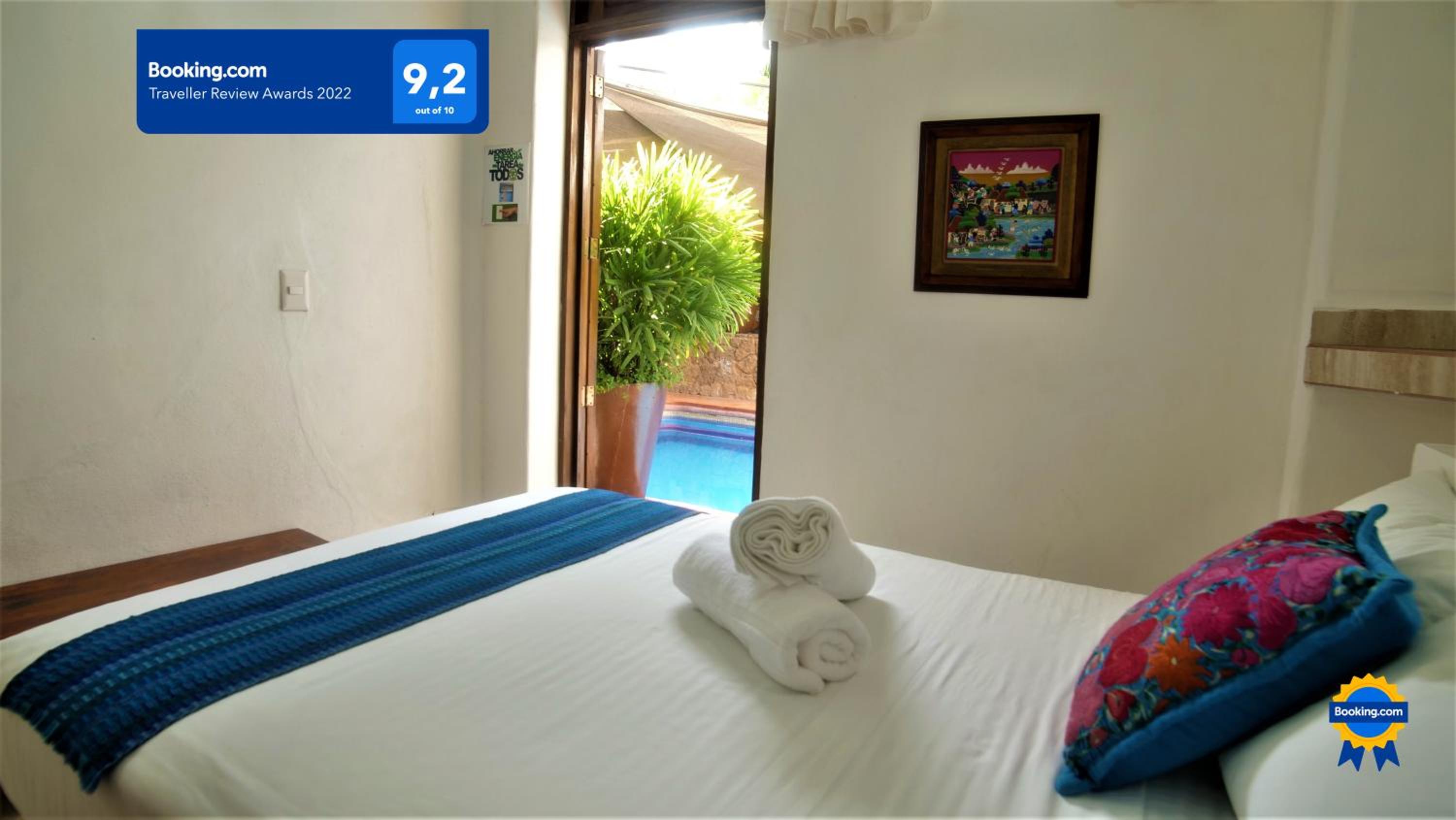 Double Room With Pool View photo 2