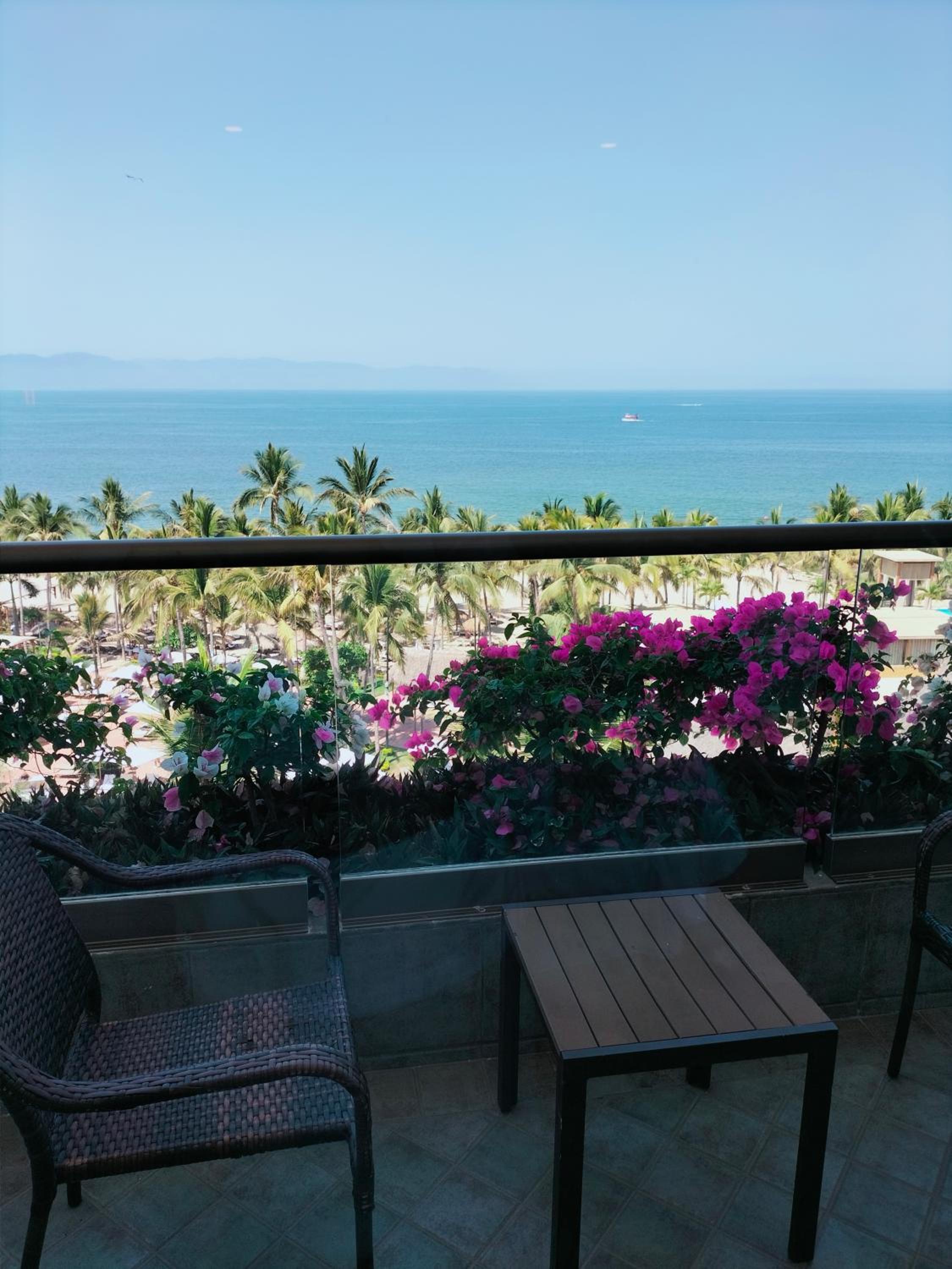 Deluxe Room Double Ocean View thumbnail 5