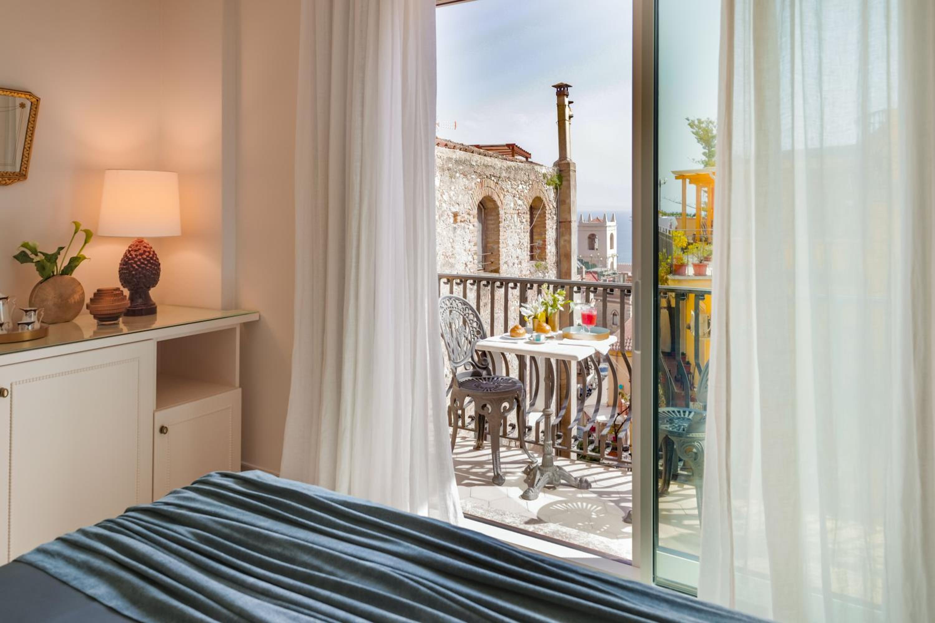 Superior Double Room with Partial Sea View - Photo 16