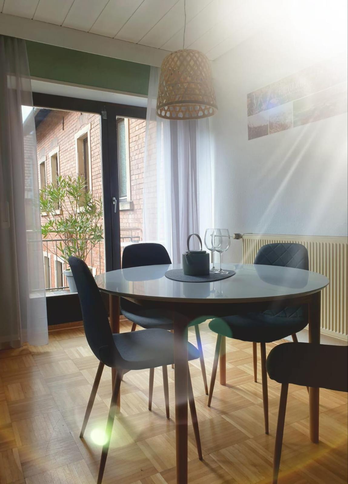 One-Bedroom Apartment - Photo 2