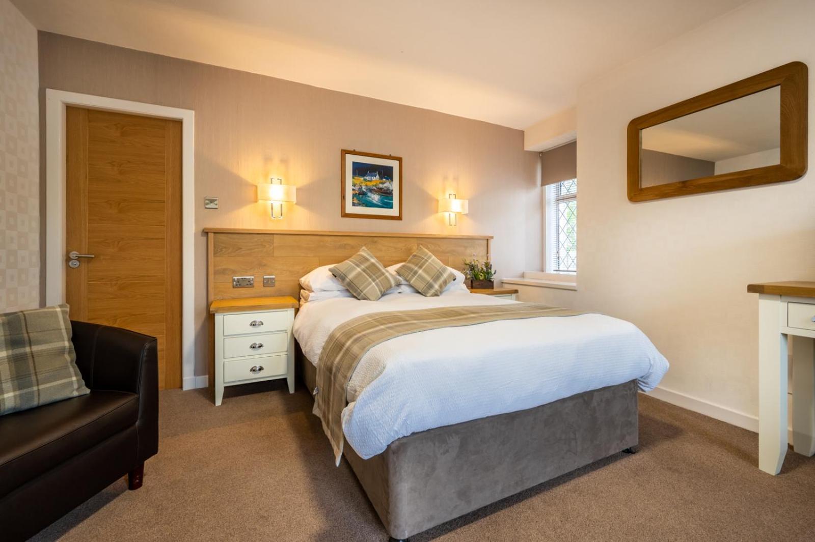 Double Room with Private Bathroom - Photo 1