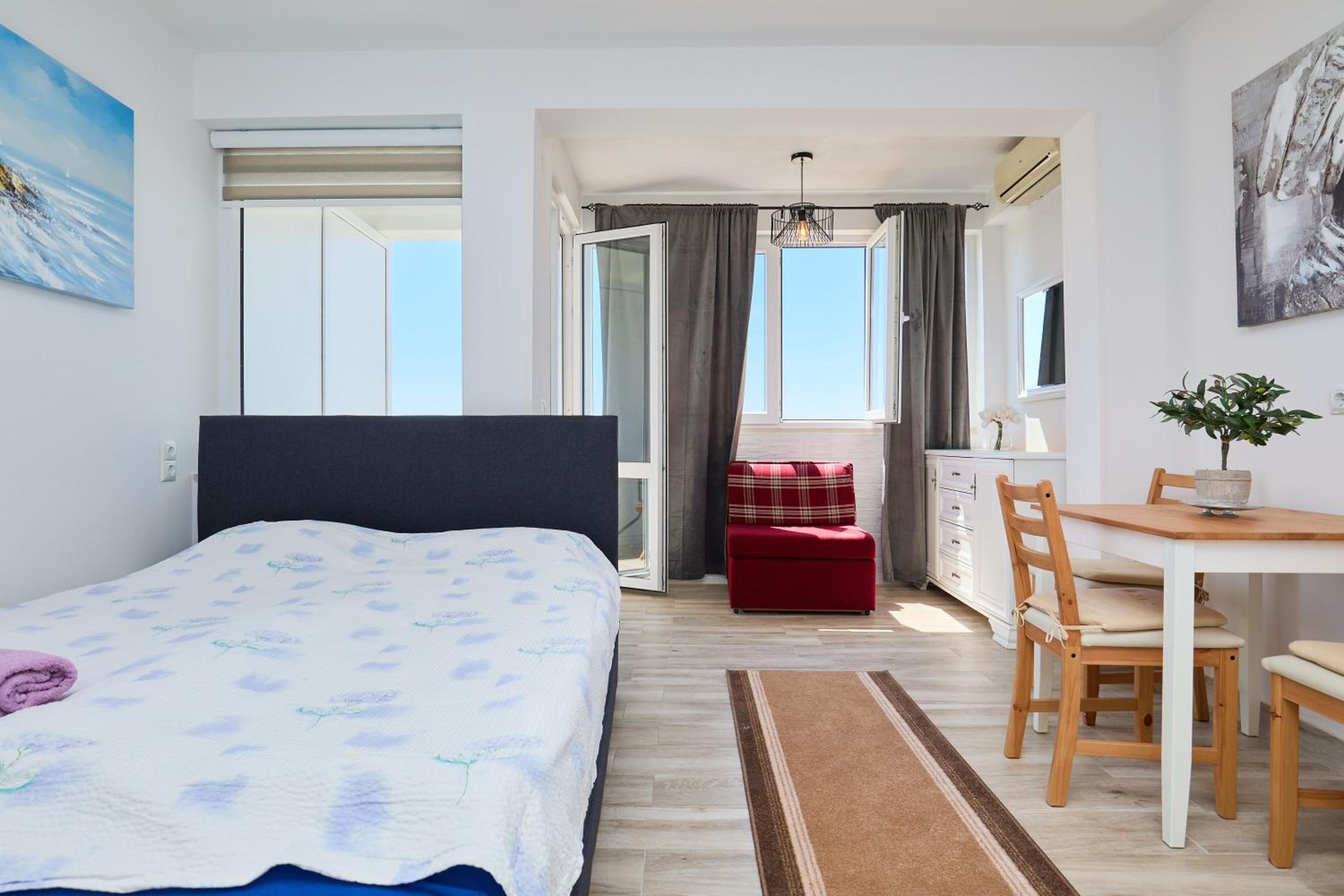 Studio Apartment with Sea View