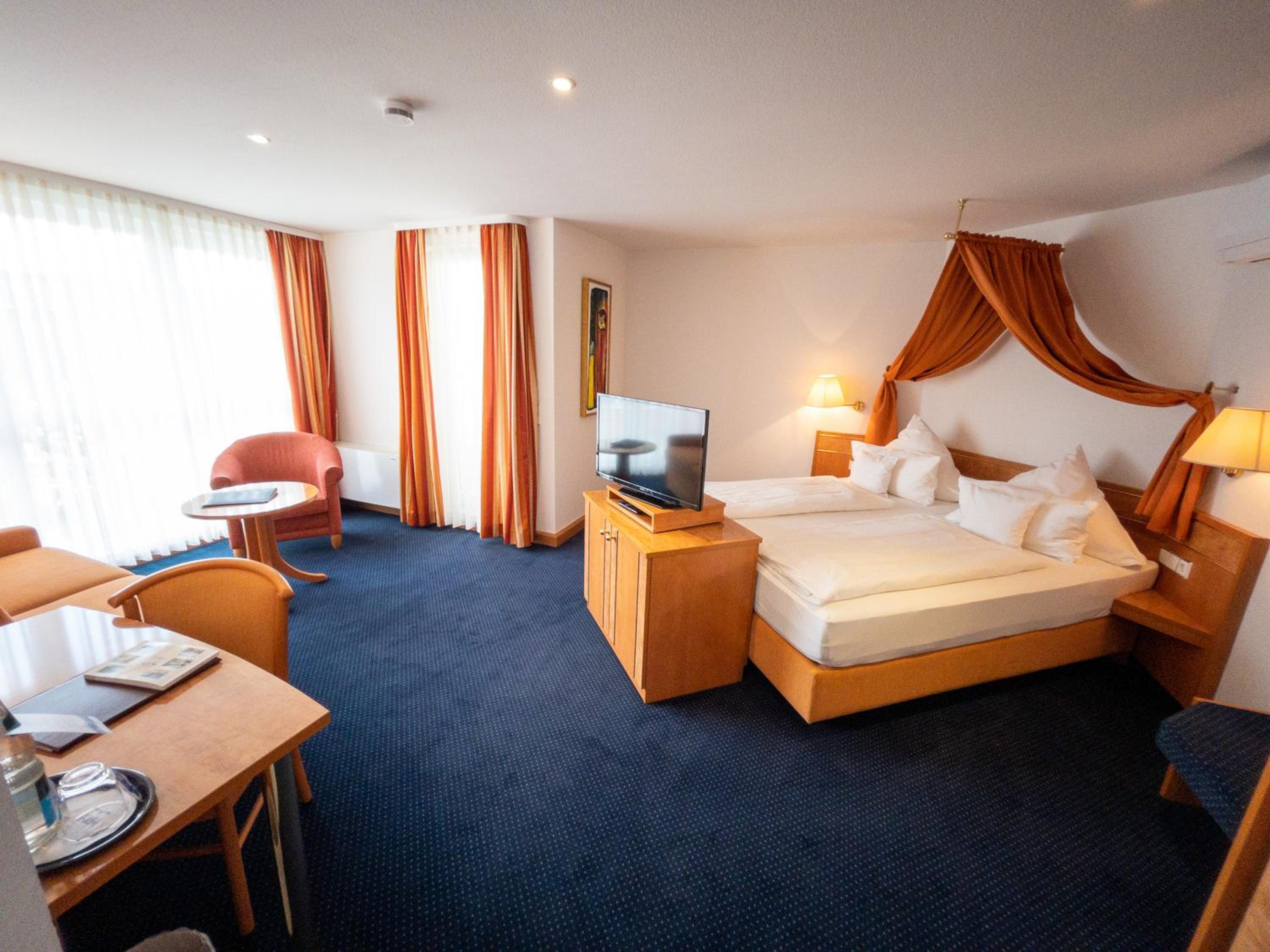Junior Suite with Balcony photo 1