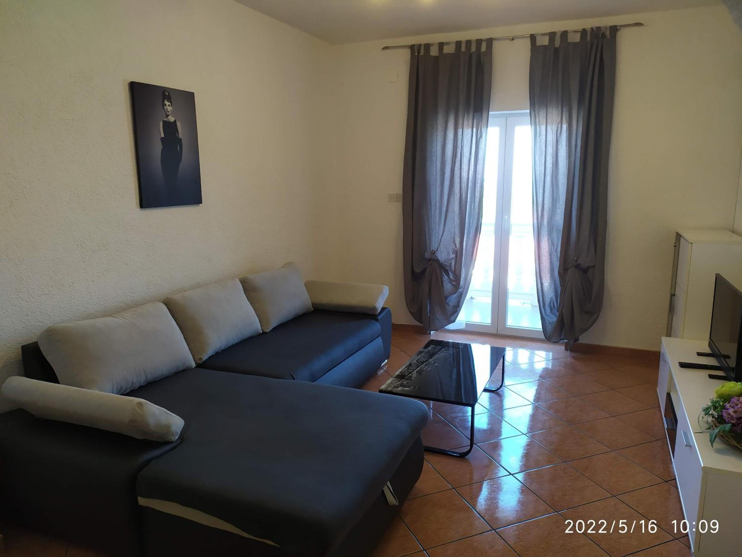 Apartment with Balcony photo 2