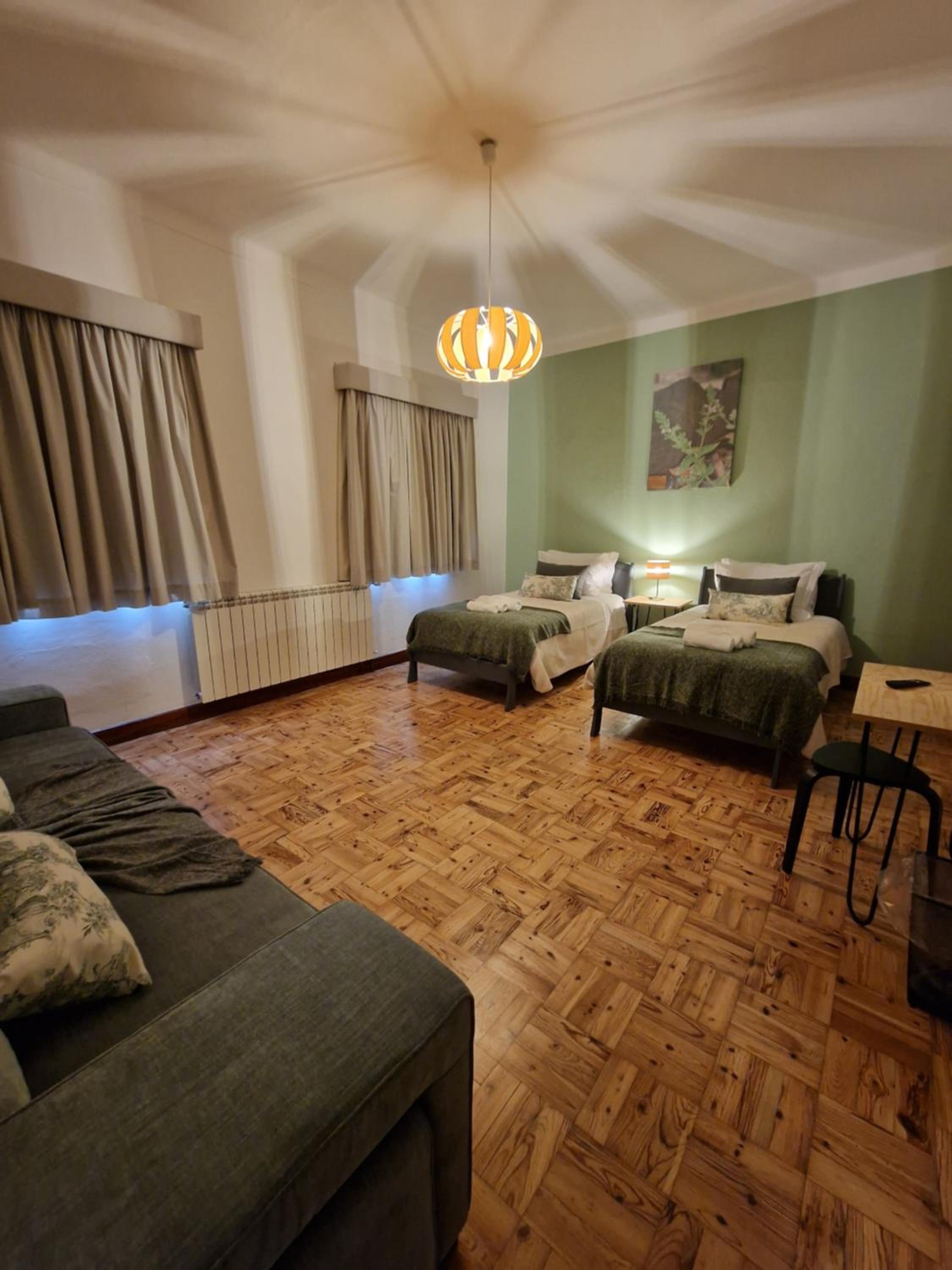 Family Room with Mountain View - Photo 2