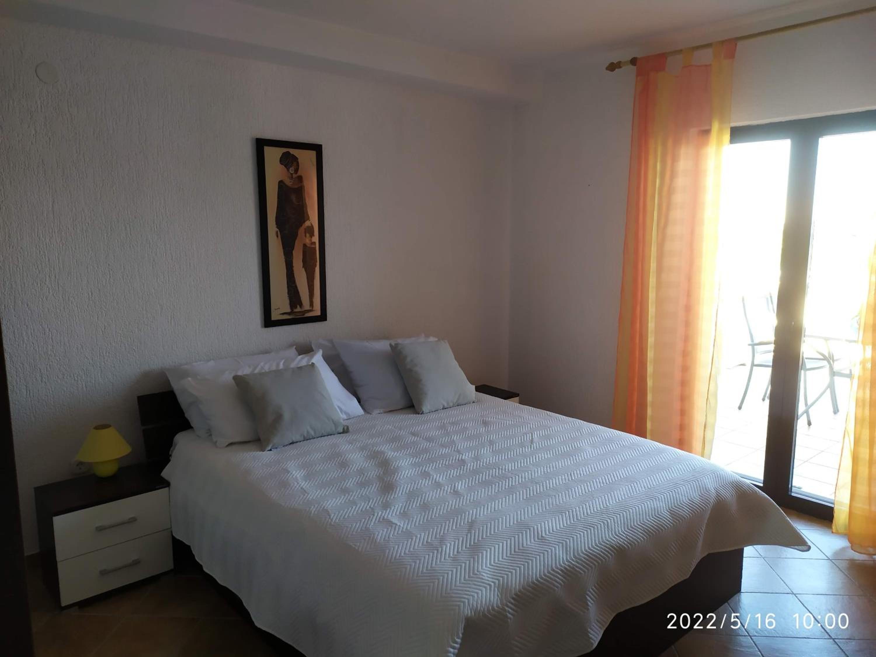 Apartment with Sea View - Photo 7
