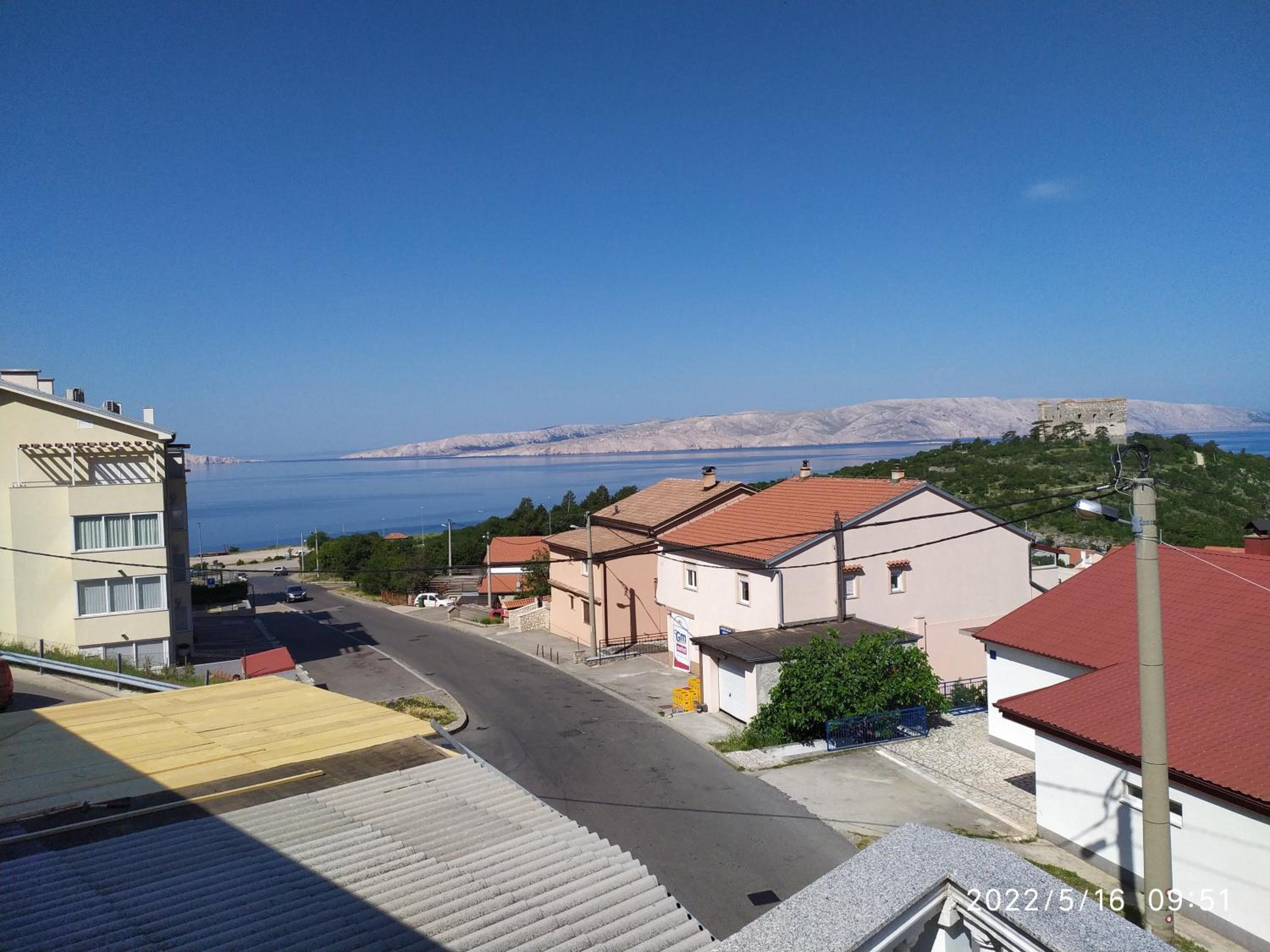 Apartment with Sea View - Photo 12