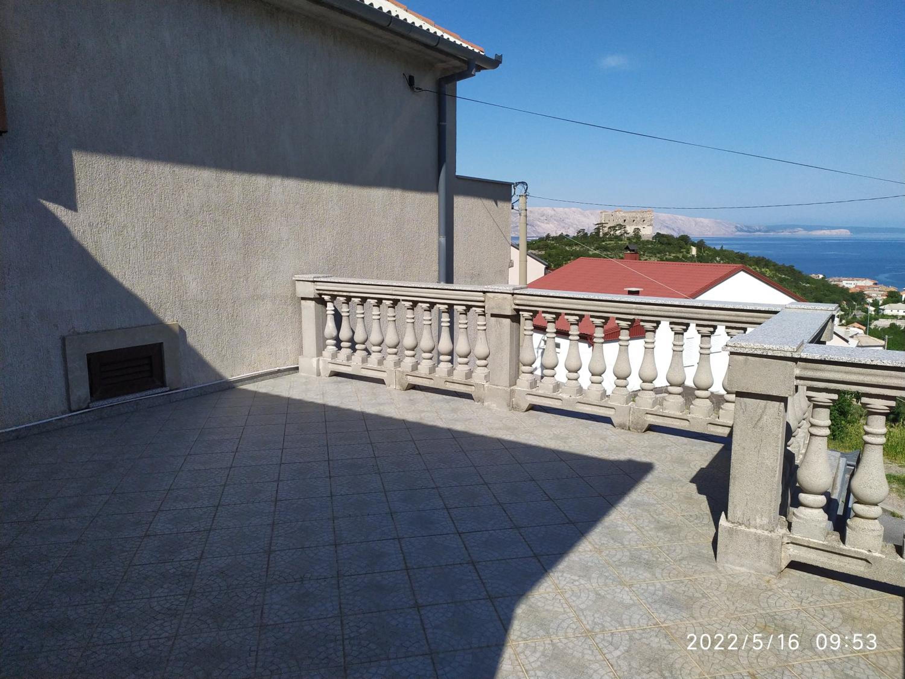 Apartment with Sea View - Photo 15