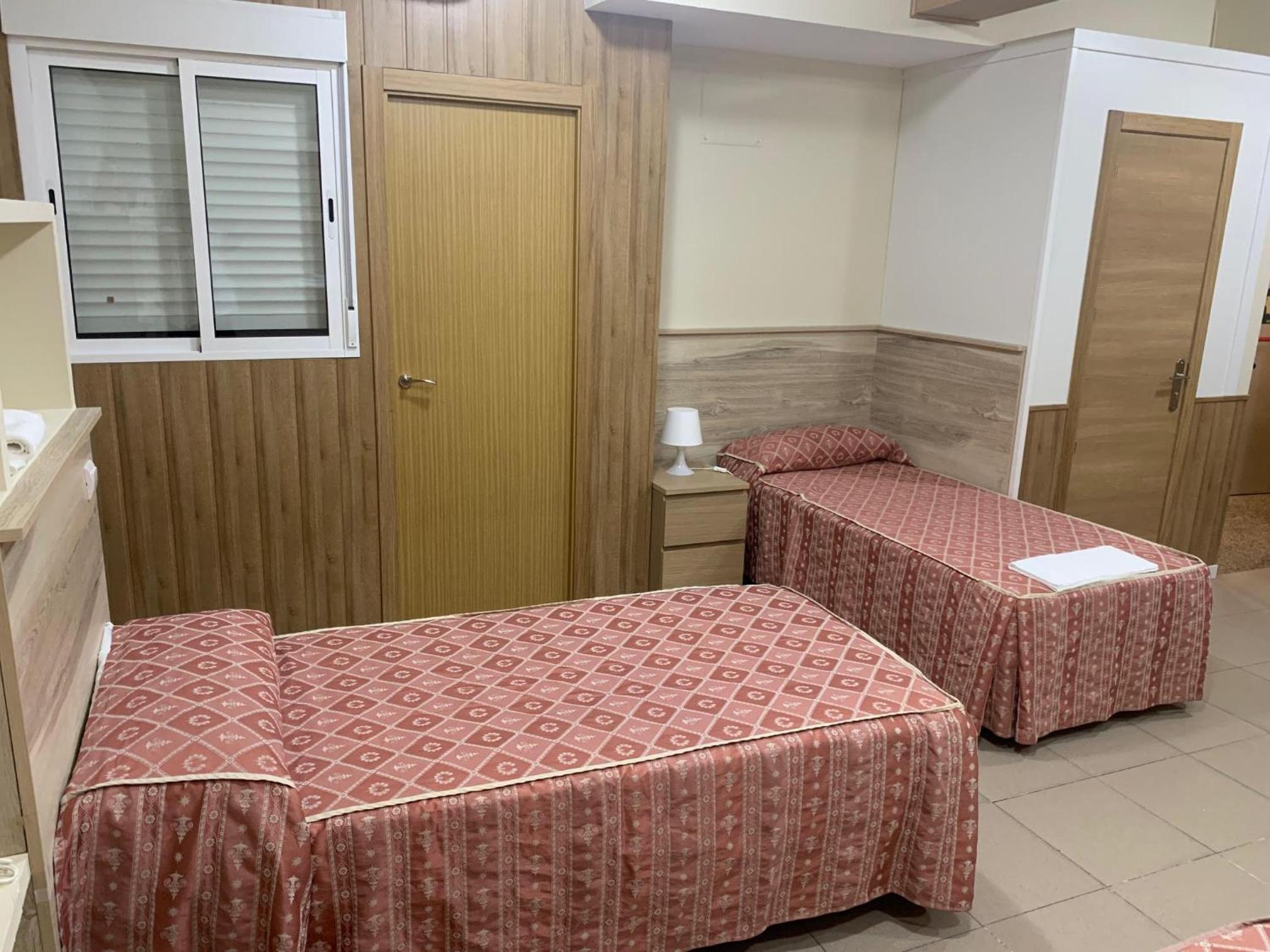 Quadruple Room with Bathroom photo 3