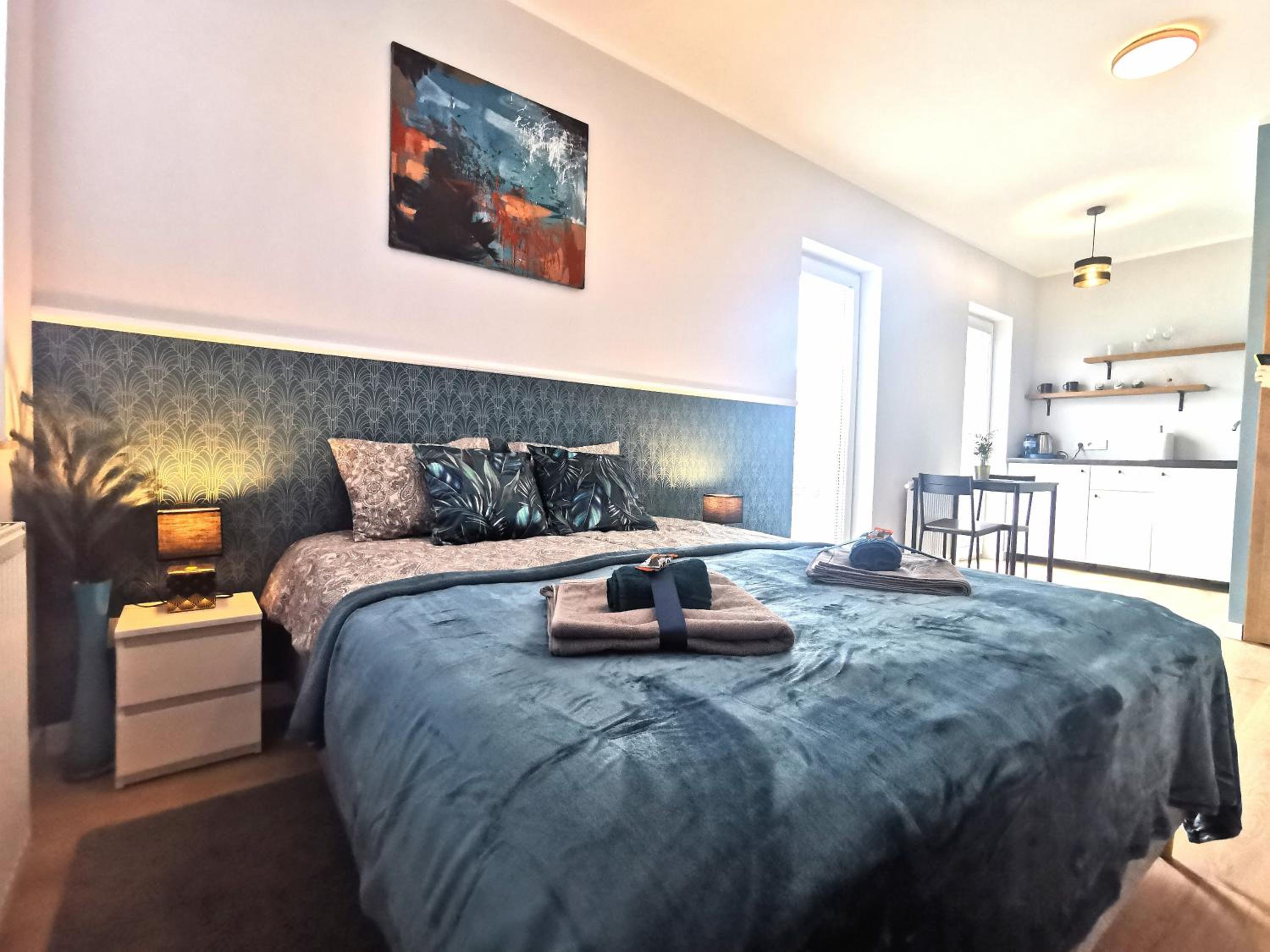 Studio Apartment - Photo 1