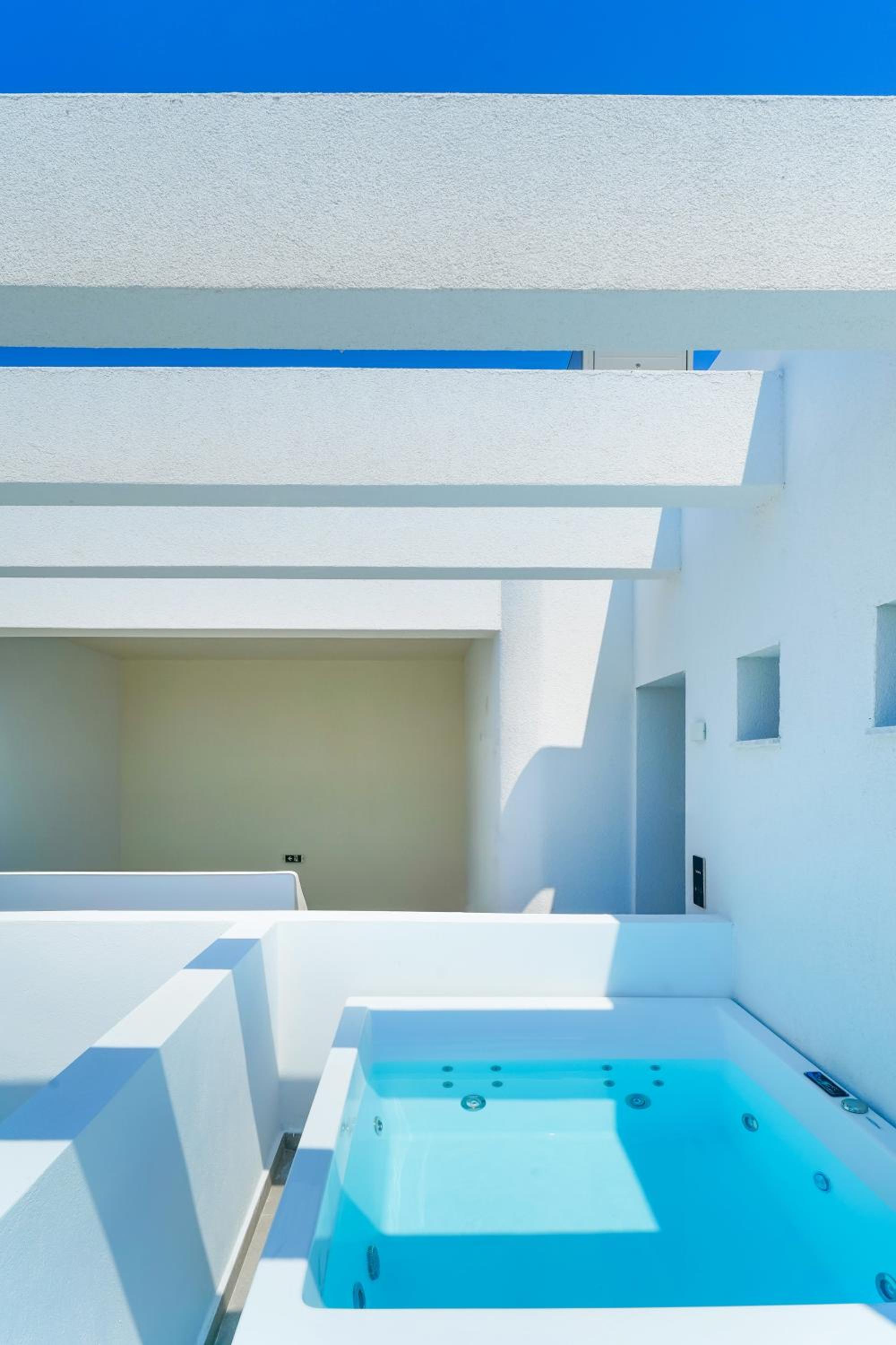 Panorama Suite with private outdoor Hot Tub - Photo 22
