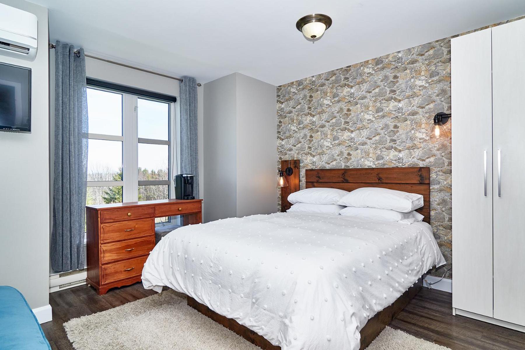 Standard Queen Room without Terrace