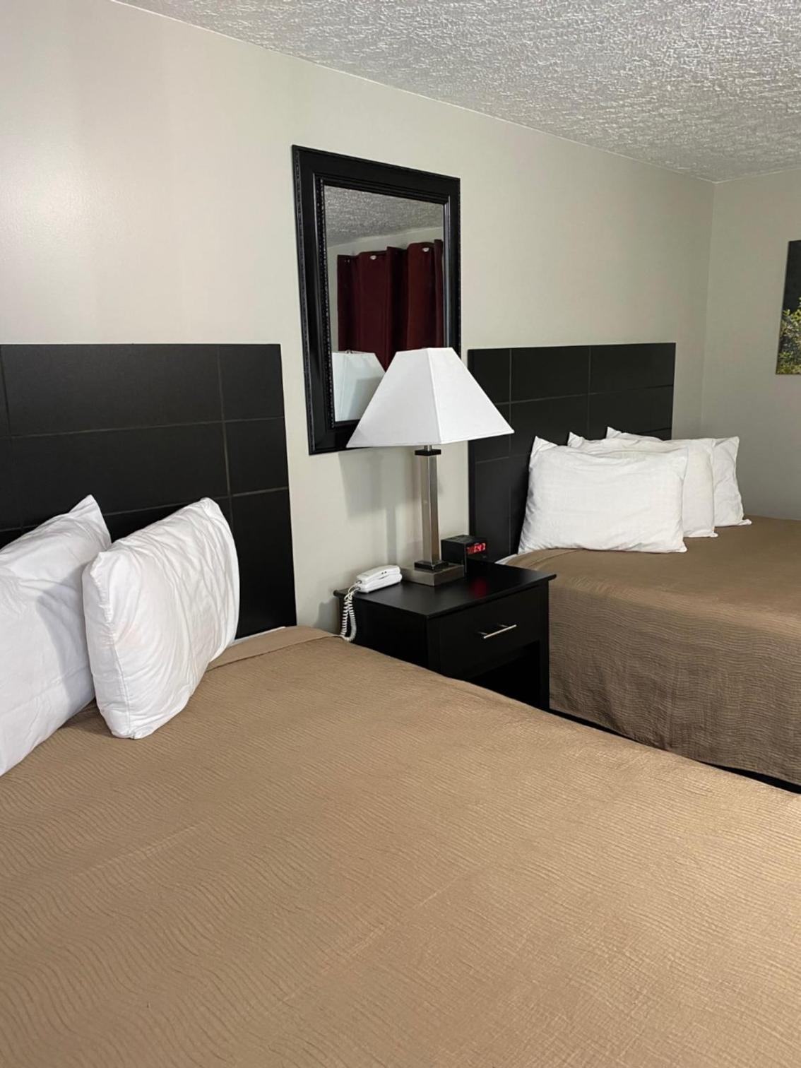 Budget Double Room photo 3