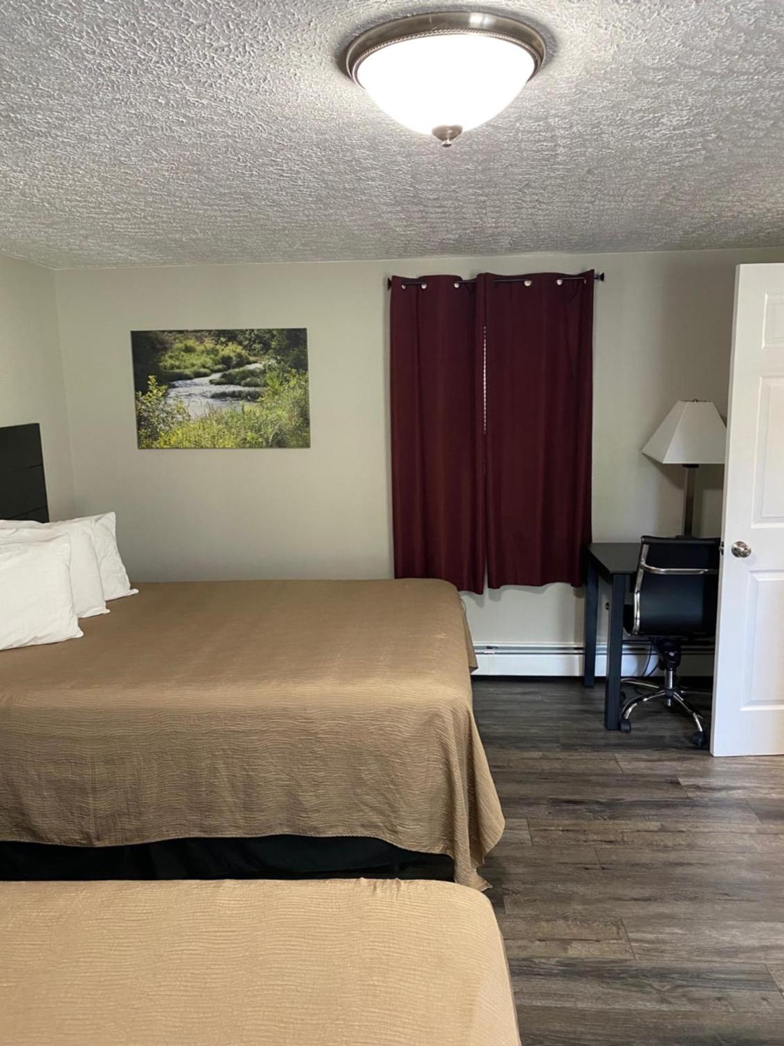 Queen Room photo 1