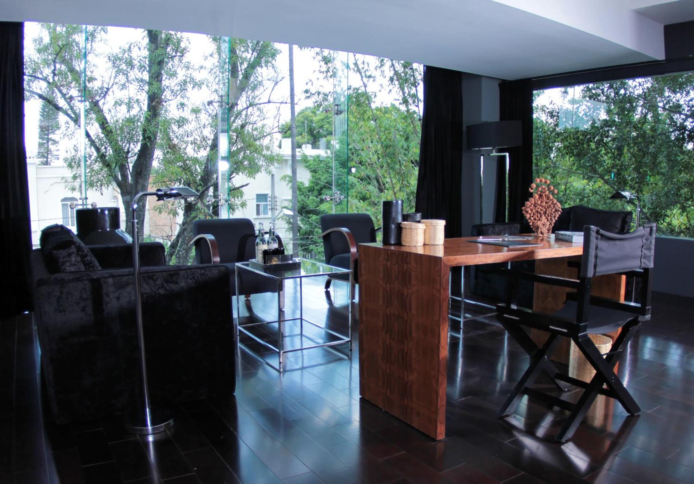 King Suite - Photo 2
